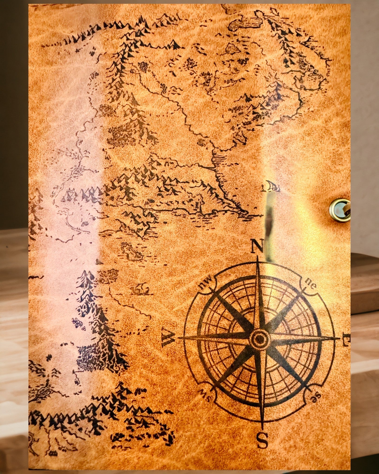 Ρετρό Σκούρο Καφέ Δερμάτινη Κασετίνα με Θέμα Χάρτη Θησαυρού - Κομψή Τσάντα Αποθήκευσης Γραφικών Θησαυρών