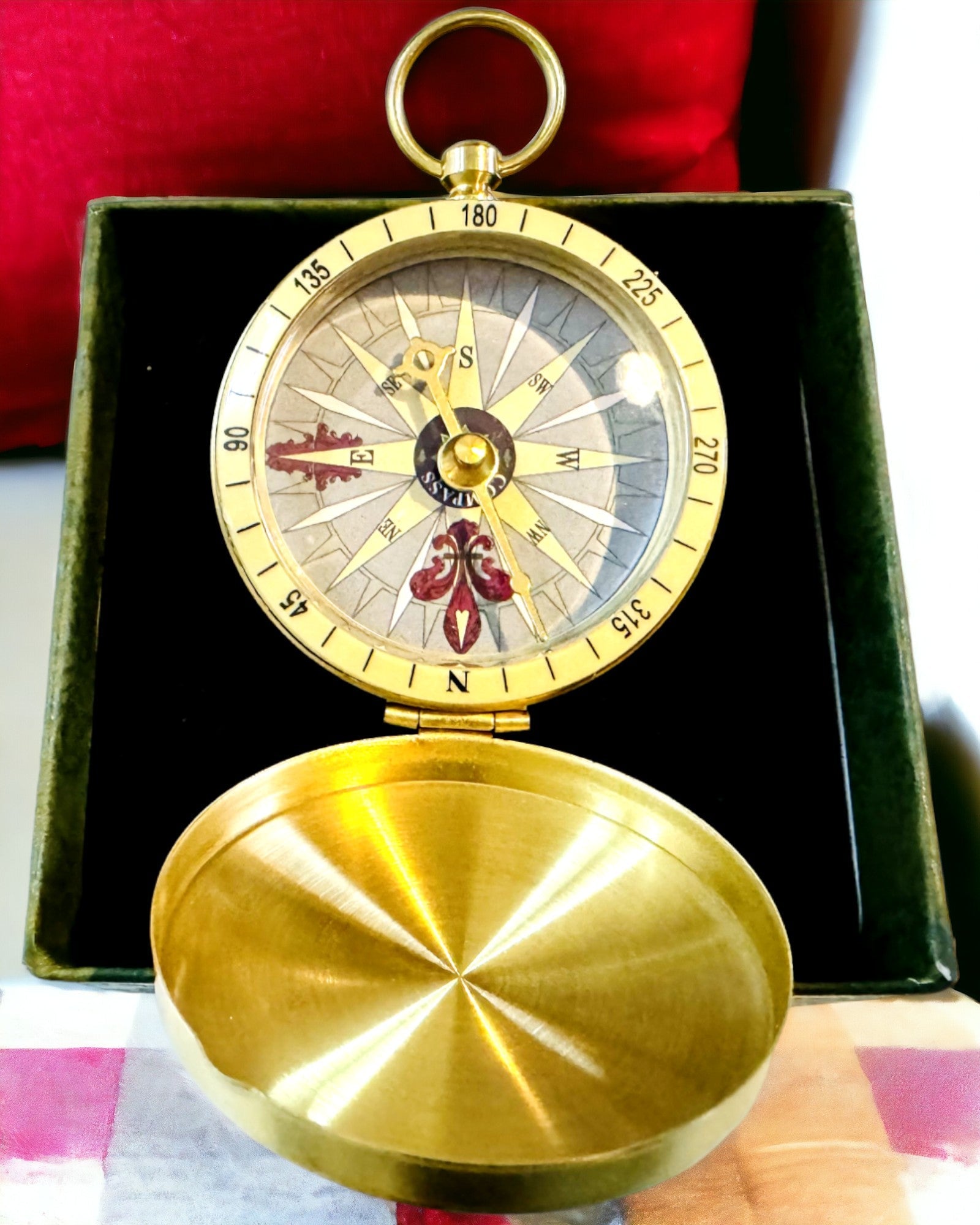 Ρετρό Στυλ Πυξίδα Ναυσιπλοΐας – Φορητό και Ακριβές Όργανο Προσανατολισμού για Ταξιδιώτες και Εξερευνητές. Χάραξη, εξατομίκευση.