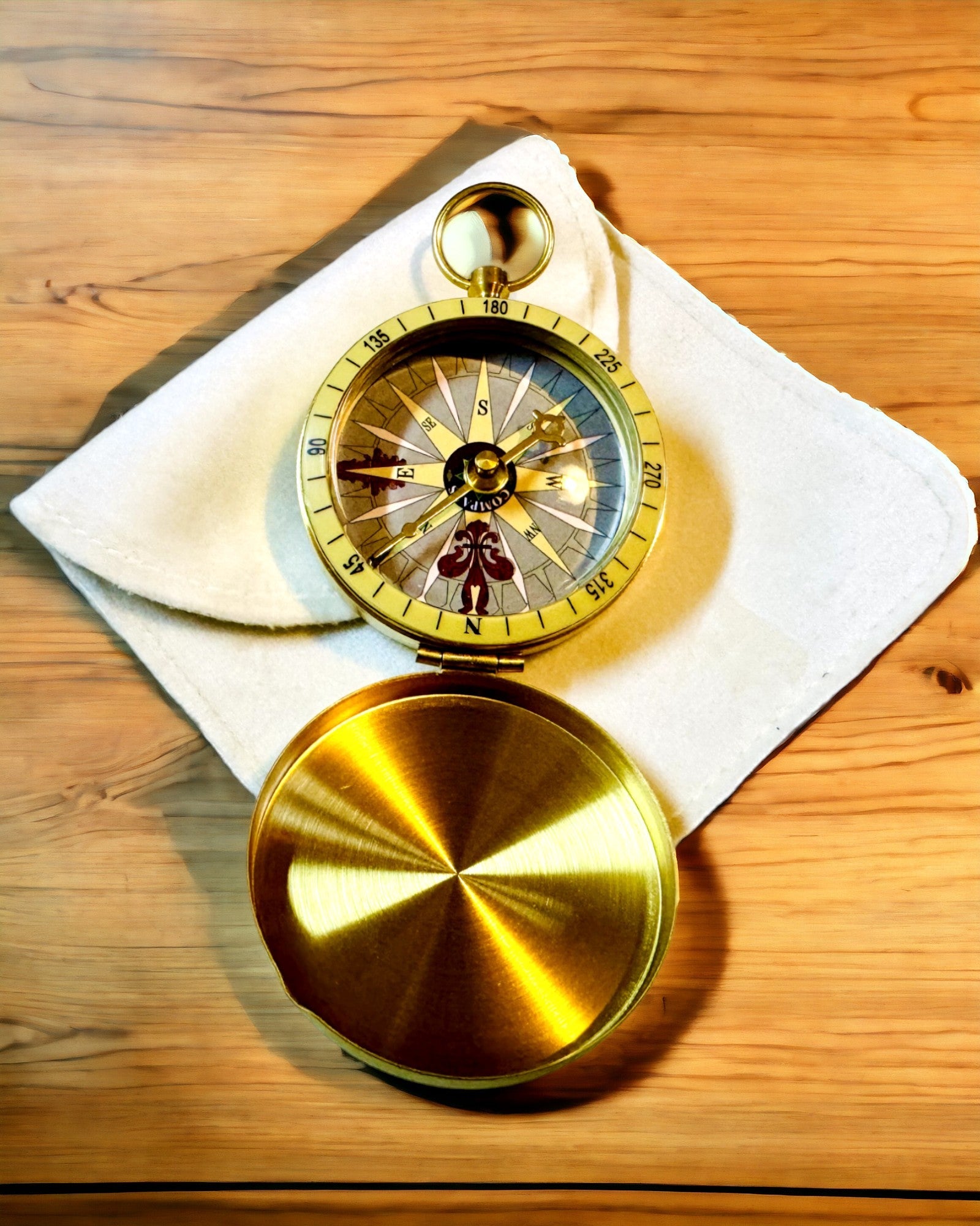 Ρετρό Στυλ Πυξίδα Ναυσιπλοΐας – Φορητό και Ακριβές Όργανο Προσανατολισμού για Ταξιδιώτες και Εξερευνητές. Χάραξη, εξατομίκευση.