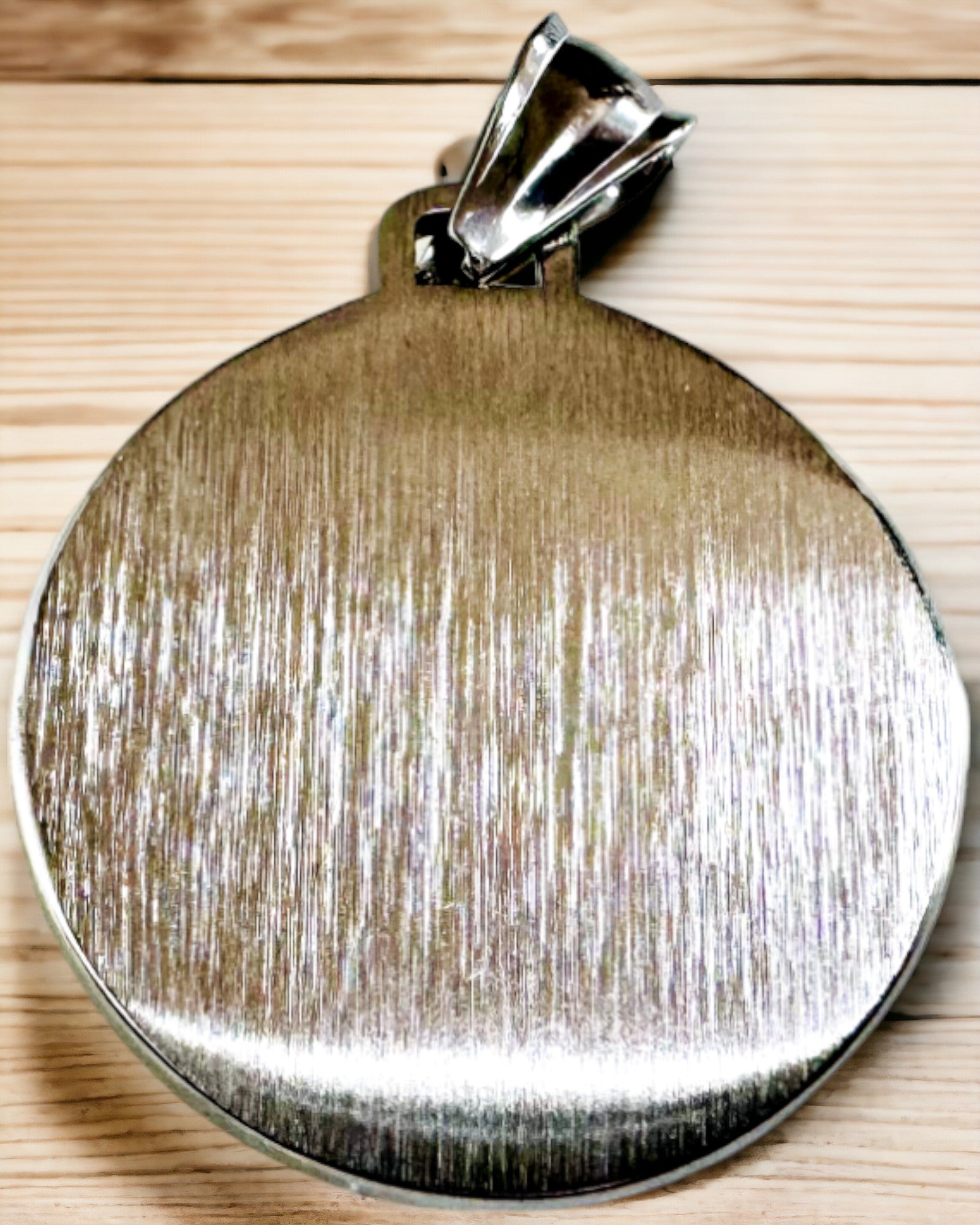 Κολιέ με Πυξίδα – Σφυρήλατο Κόσμημα από Ανοξείδωτο Ατσάλι για Άνδρες και Γυναίκες σε Δύο Χρώματα, με Χάραξη