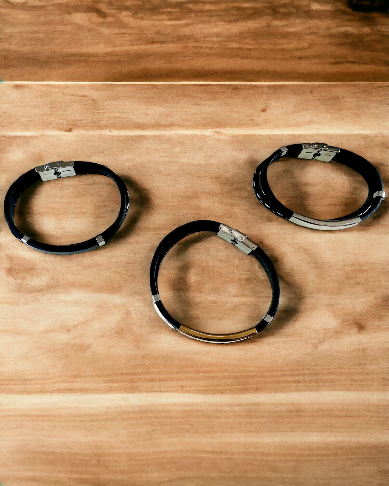 Αθλητικό Βραχιόλι από PU Δέρμα και Ανοξείδωτο Ατσάλι με Δυνατότητα Χάραξης – 3 Χρώματα