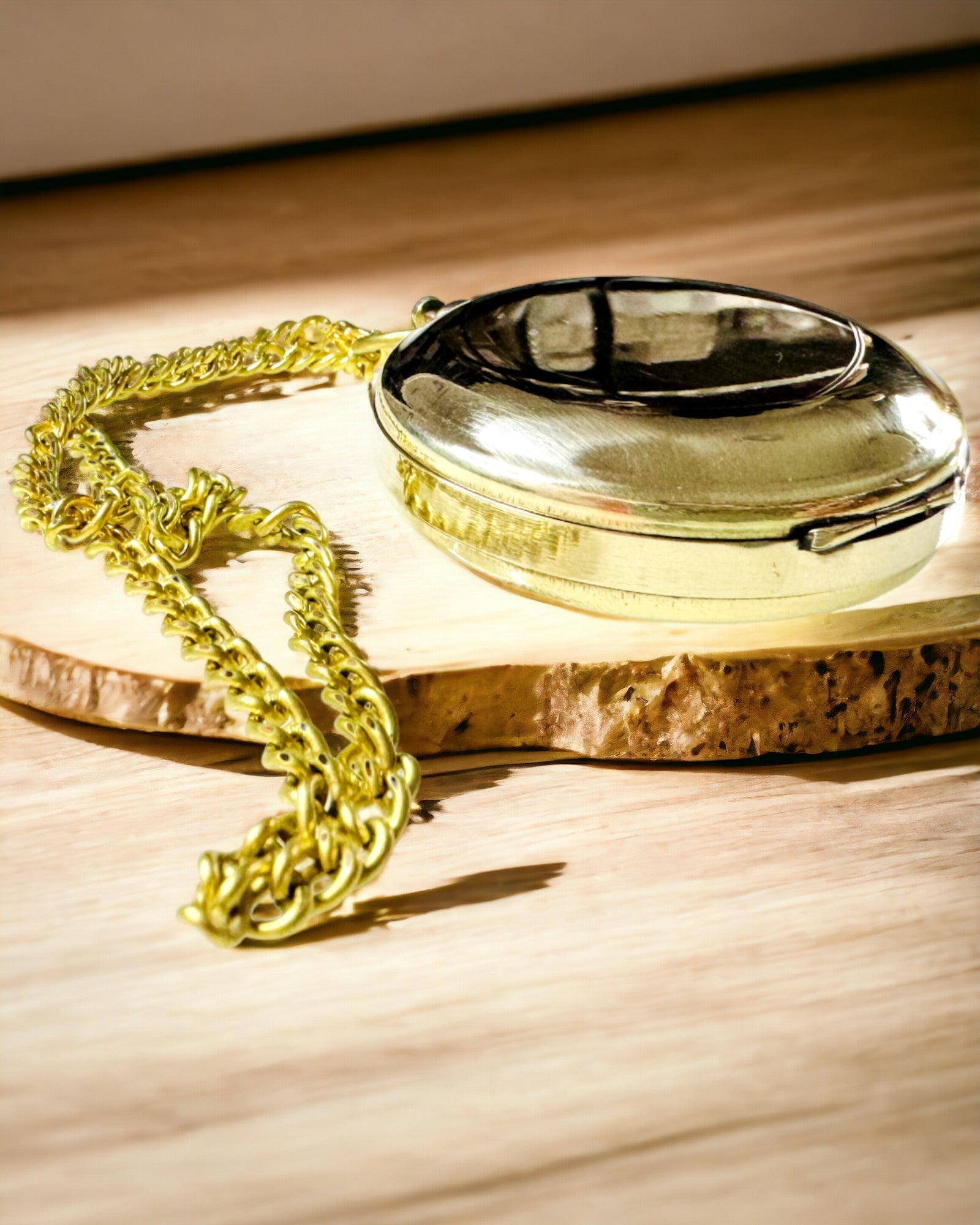 Χρυσού χρώματος Κομπάς Περιπέτεια – Κομψός Πλοηγός Ανακαλύψεων