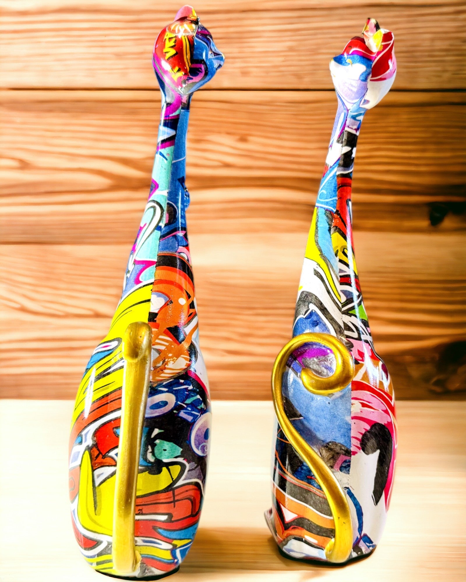 Figurki Kotów Abstrakcyjnych "ArtCats", Ręcznie Malowane, Żywica – 25 cm, 2 szt.