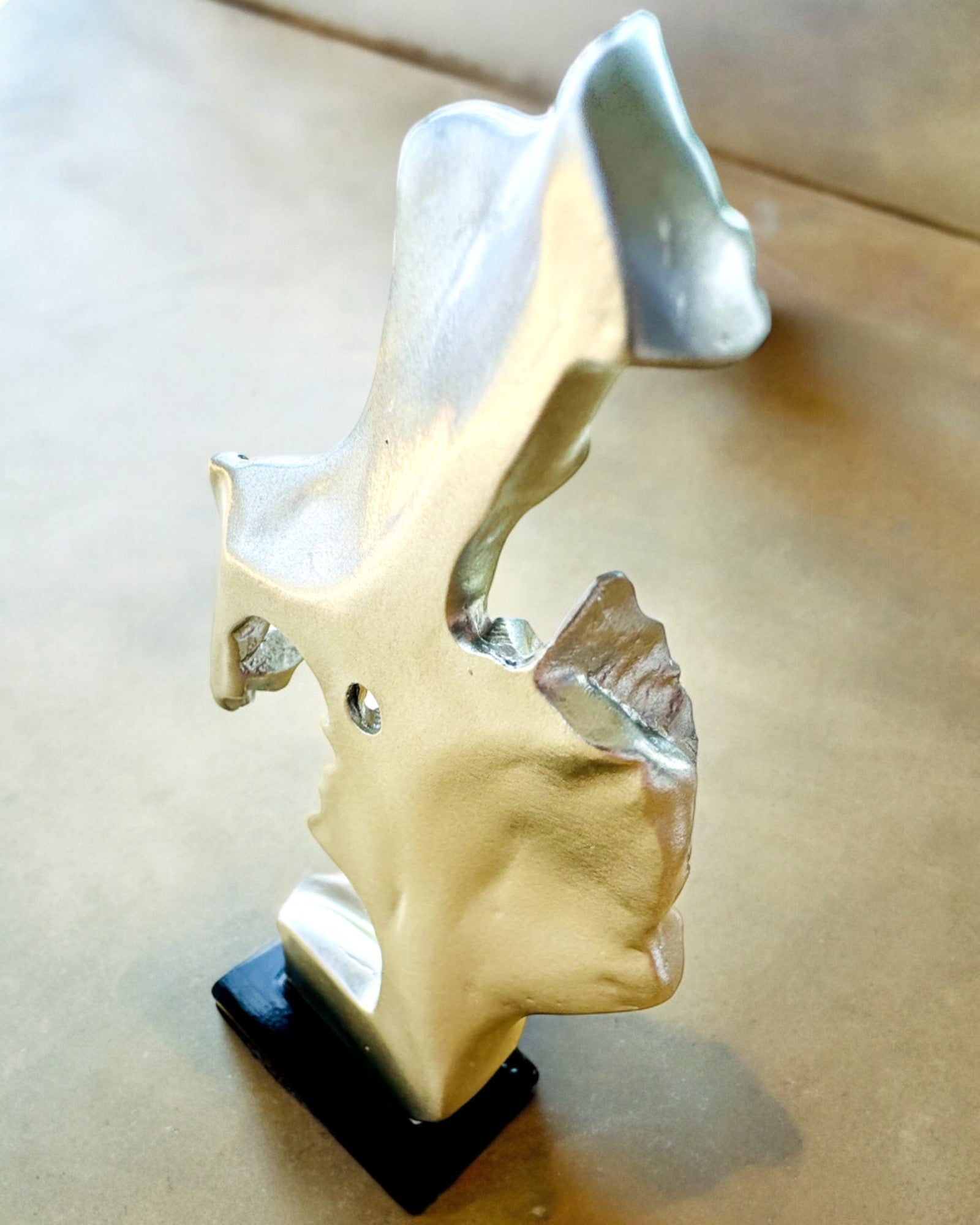 Φιγούρα "Κομψότητα σε Πέτρα" χρώμα ασημί - Διακοσμητική με Επιλογή Χαράγματος, 2 διαστάσεις προς επιλογή