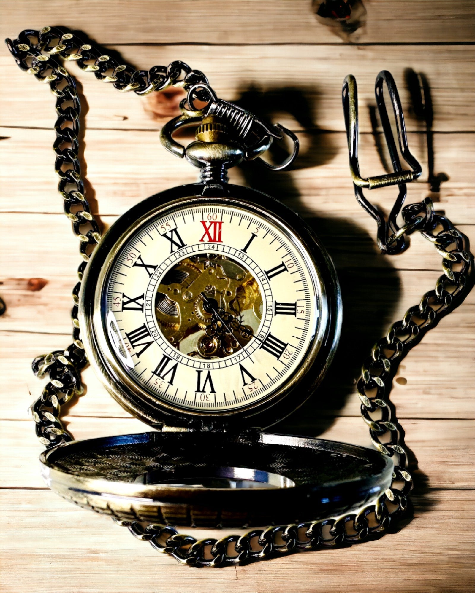 Τσέπης ρολόι με ορατό μηχανισμό – επιλογή εξατομίκευσης μέσω χάραξης