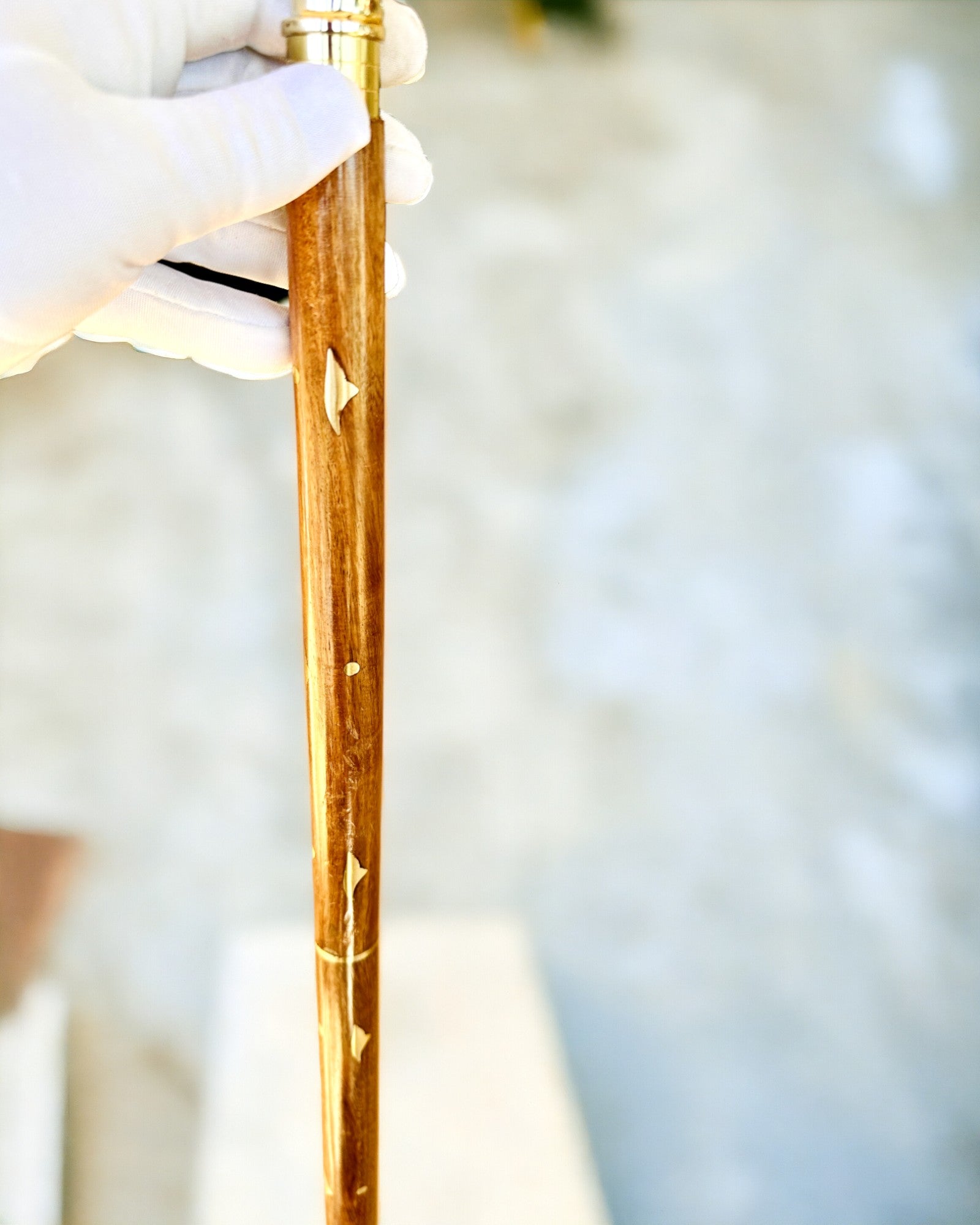 Μπαστούνι Περιπάτου Wolf - Ινδικό Ξύλο Μάνγκο με Δυνατότητα Χαράγματος, καφέ χρυσές διακοσμήσεις