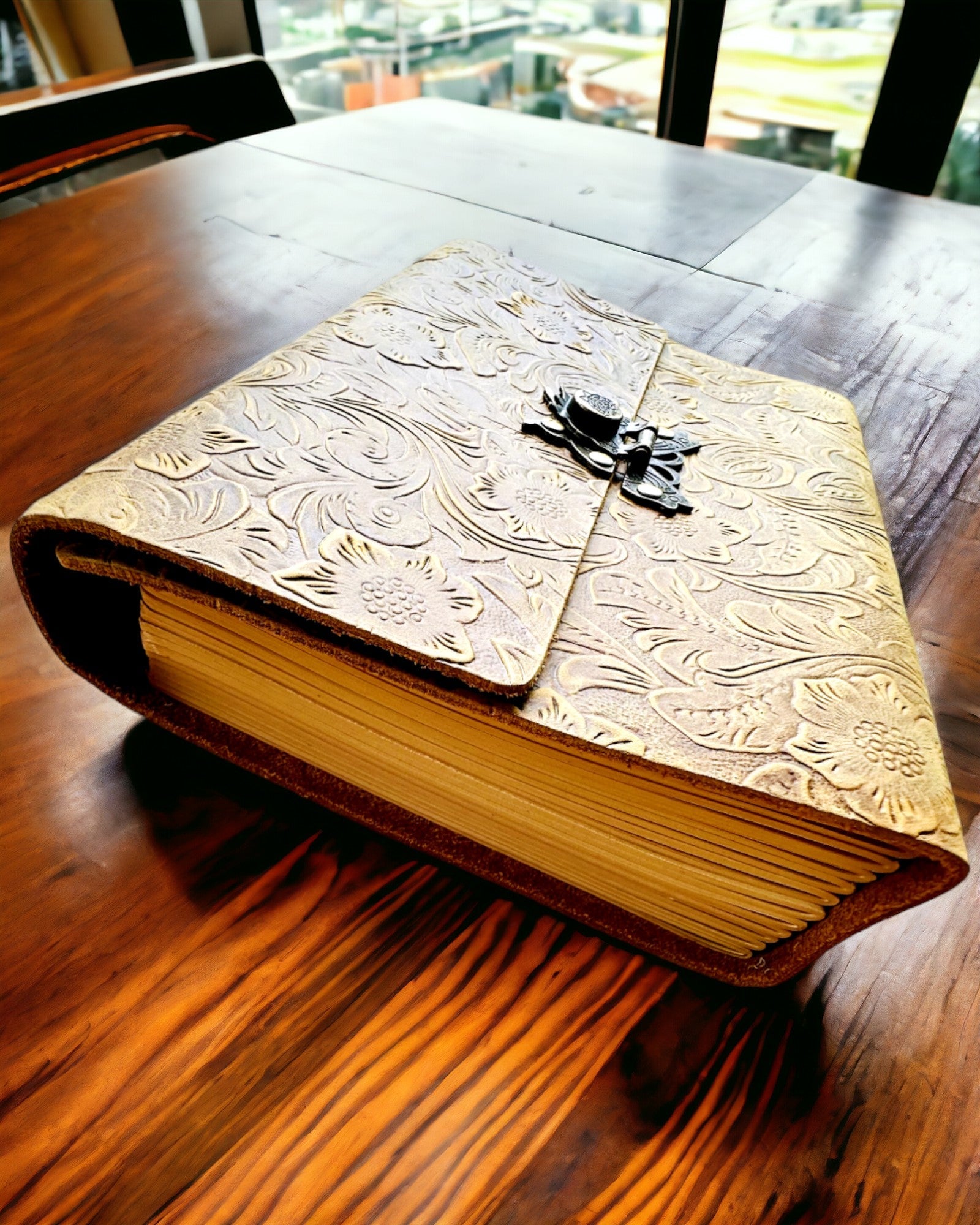 Πολυτελές Ρετρό Σημειωματάριο με Δερμάτινο Εξώφυλλο - "Vintage Elegance", 480 σελίδες, δυνατότητα εξατομίκευσης με χάραξη