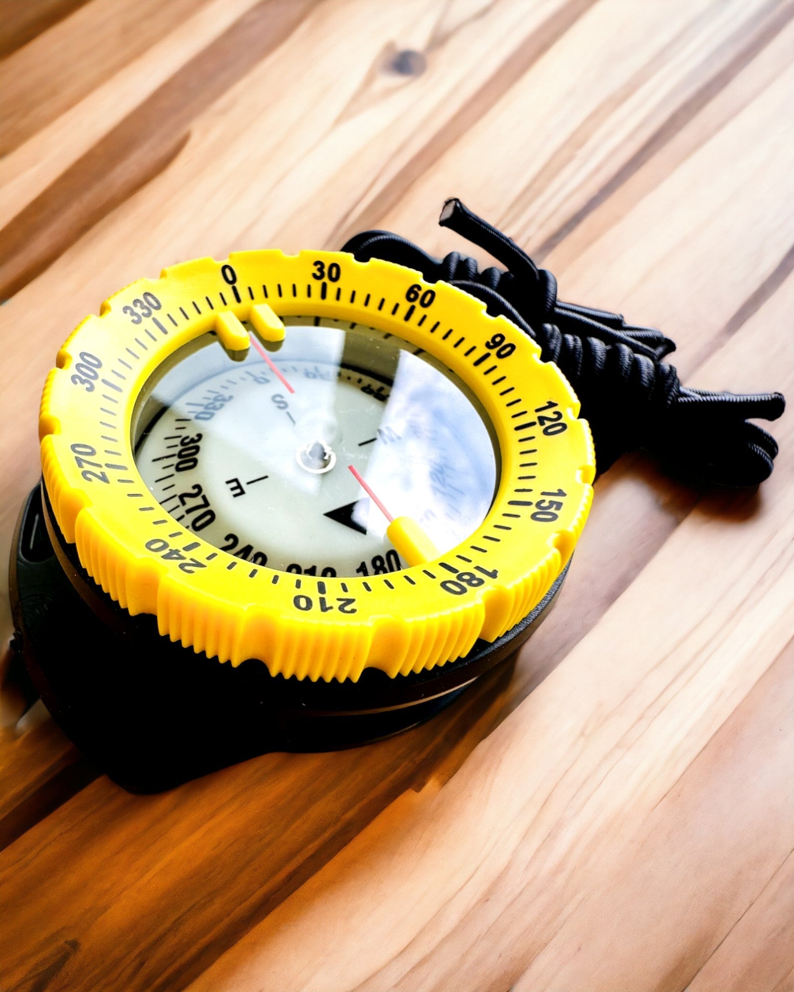 Κομπάς κατάδυσης AquaGuide - αδιάβροχος κομπάς με λειτουργία φωσφορισμού και ελαστικό λουράκι, δυνατότητα εξατομίκευσης