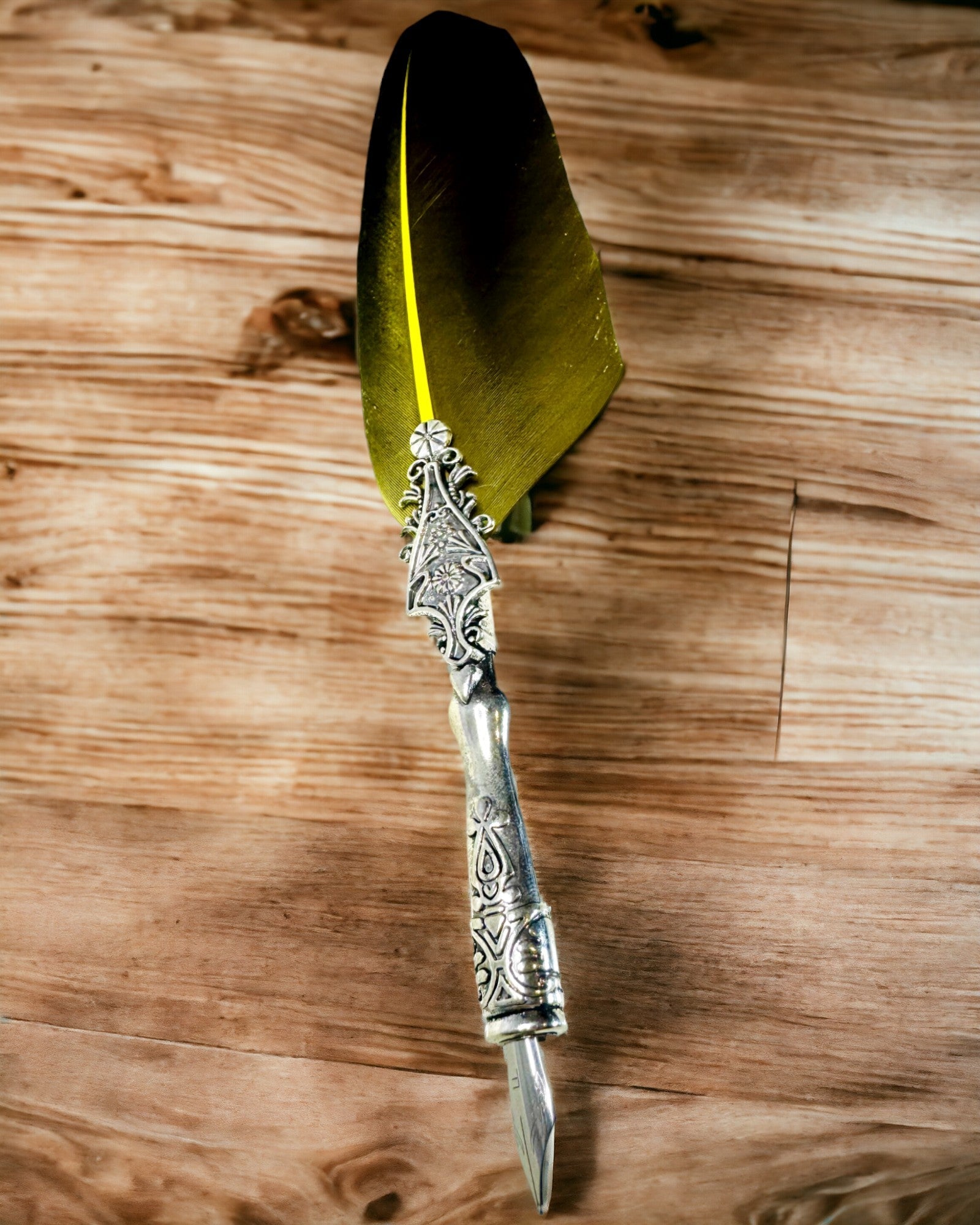 Στυλό Καλλιγραφίας Vintage με Φυσικό Φτερό Χήνας – Ιδανικό Δώρο για τη Γιορτή της Μητέρας ή του Δασκάλου. Χάραξη