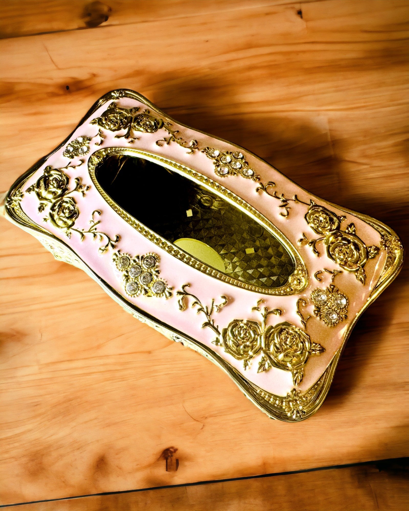 Κομψό Ροζ Κουτί για Χαρτομάντιλα με Ανάγλυφα Τριαντάφυλλα – Πολυτελής Πινελιά για το Σαλόνι, το Ξενοδοχείο ή το Κλαμπ