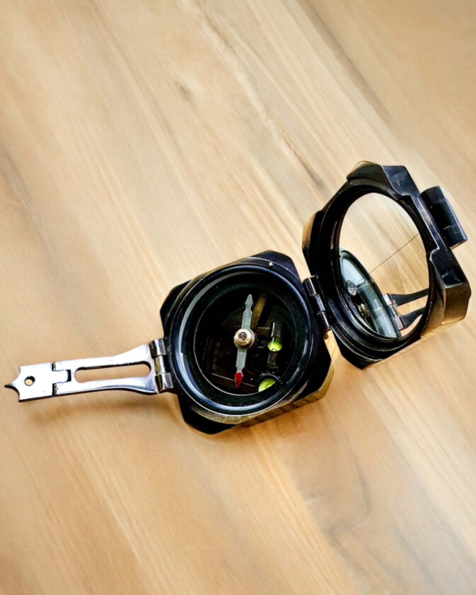 Στερεή, premium πυξίδα Καπετάνιου "Navigator" - με δυνατότητα εξατομίκευσης με χάραξη