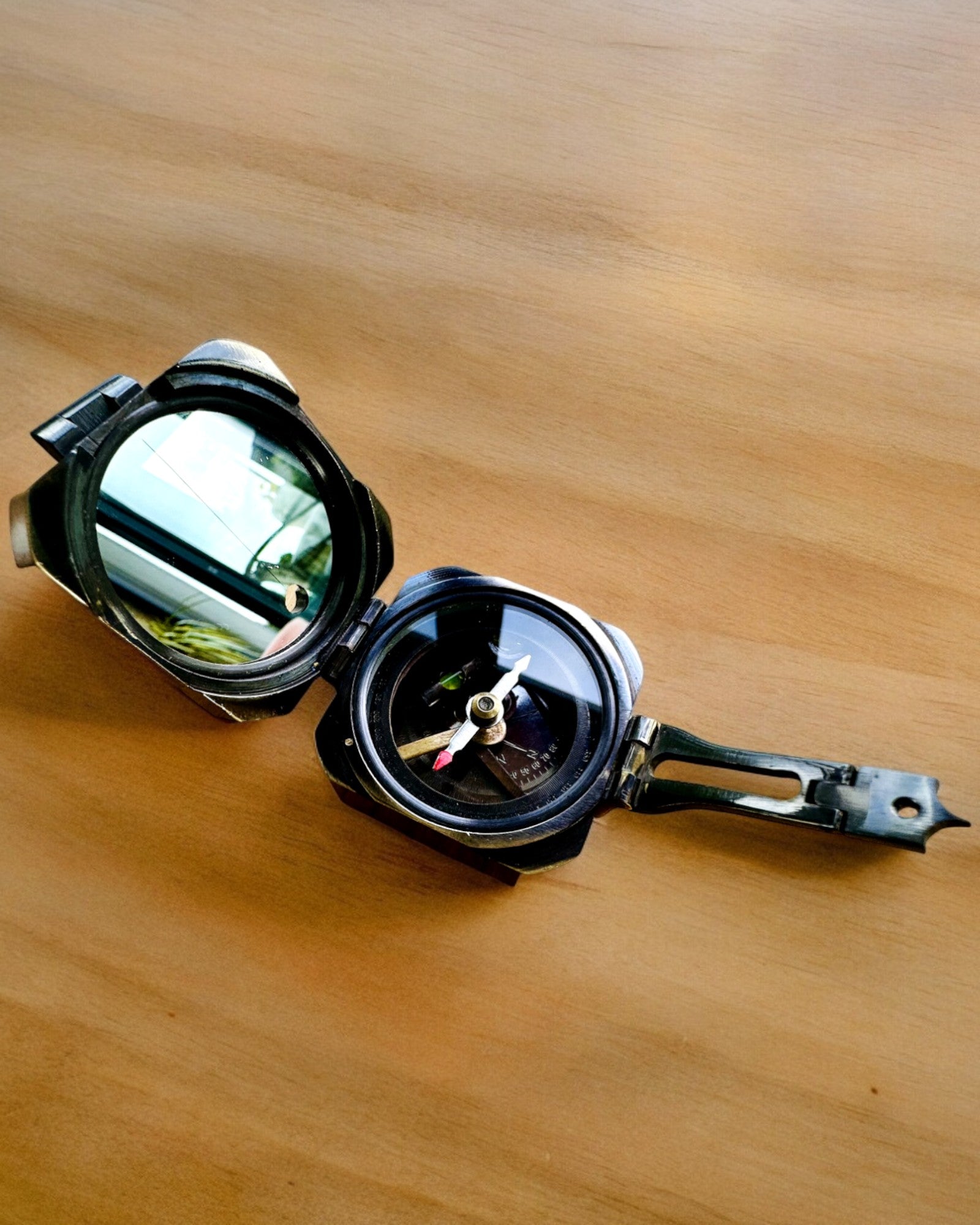 Στερεή, premium πυξίδα Καπετάνιου "Navigator" - με δυνατότητα εξατομίκευσης με χάραξη