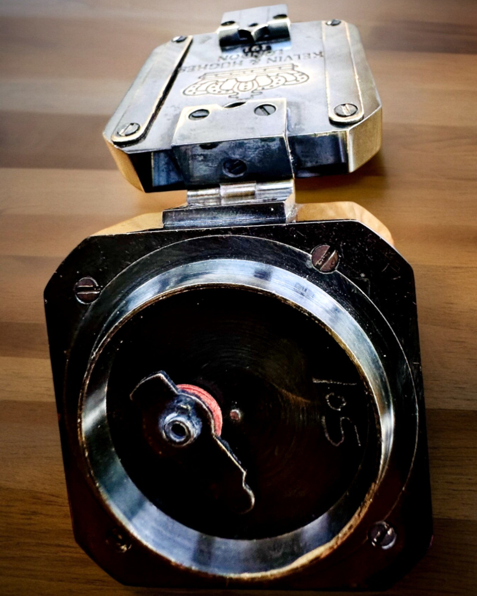 Στερεή, premium πυξίδα Καπετάνιου "Navigator" - με δυνατότητα εξατομίκευσης με χάραξη