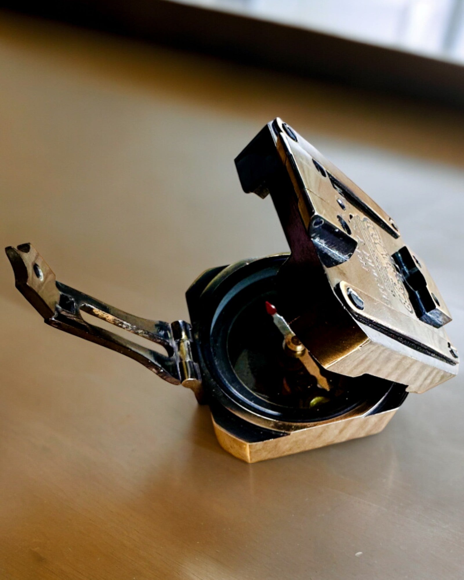 Στερεή, premium πυξίδα Καπετάνιου "Navigator" - με δυνατότητα εξατομίκευσης με χάραξη