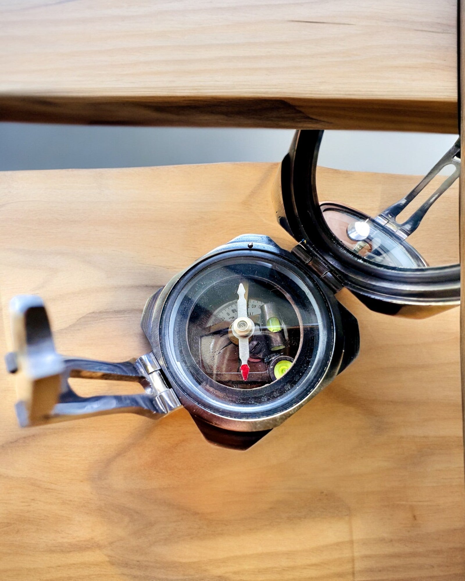 Στερεή, premium πυξίδα Καπετάνιου "Navigator" - με δυνατότητα εξατομίκευσης με χάραξη