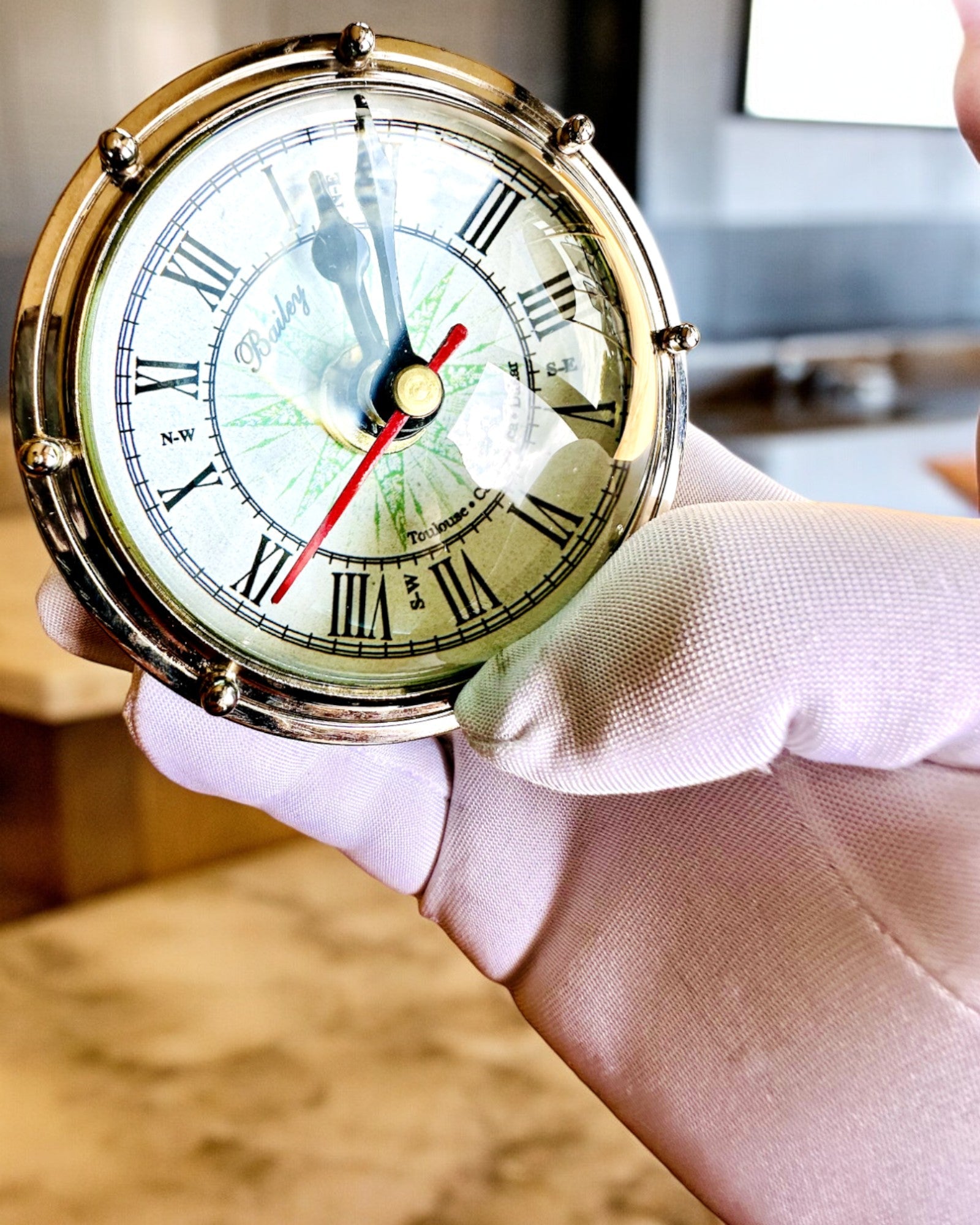 Ρολόι Bailey Compass - Κομψό Ρολόι με θέμα Πυξίδας με Δυνατότητα Χάραξης
