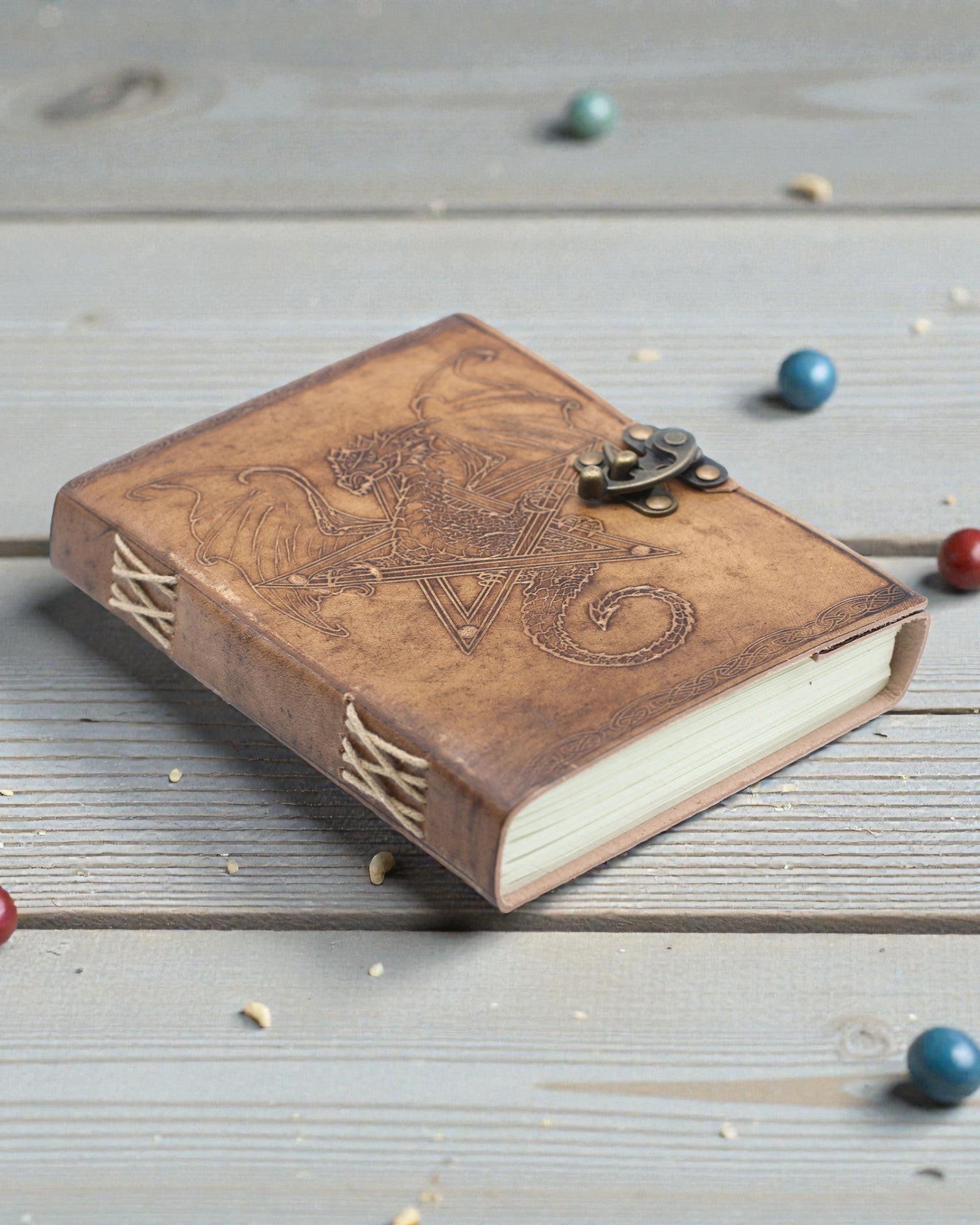 Δερμάτινο σημειωματάριο «Δράκος, Φύλακας των Θρύλων» – Χειροποίητα ανάγλυφο 20 × 15 cm