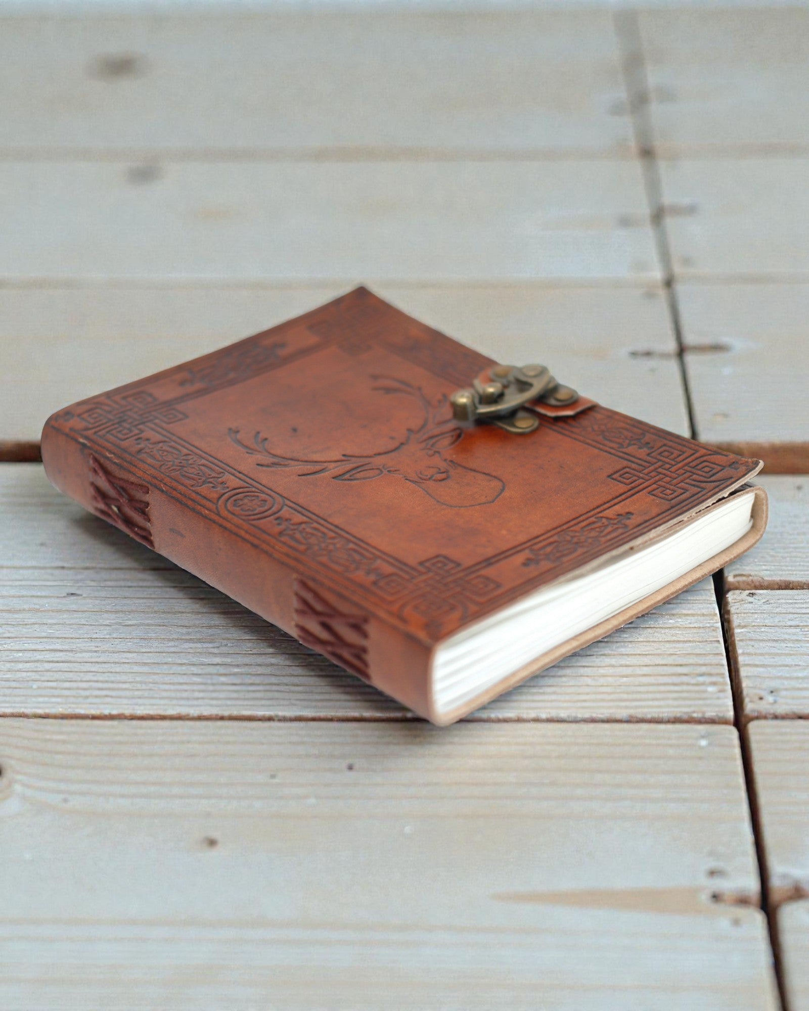 Cervus Spirit – Δερμάτινο σημειωματάριο με σχέδιο ελαφιού