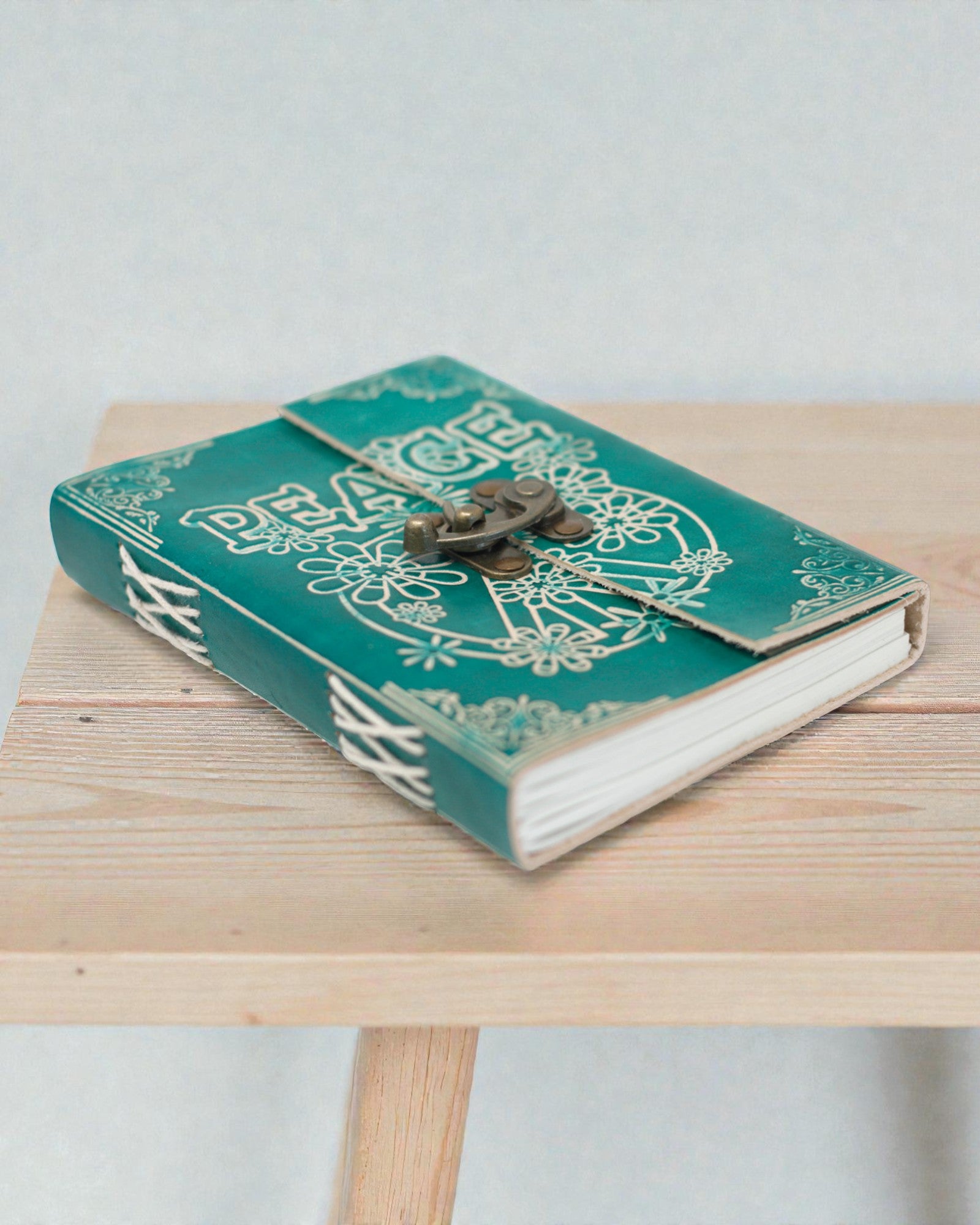 Τυρκουάζ Δερμάτινο Σημειωματάριο «Ειρήνη» με Φερμουάρ – Αρμονία & Γαλήνη (18 x 13 cm)