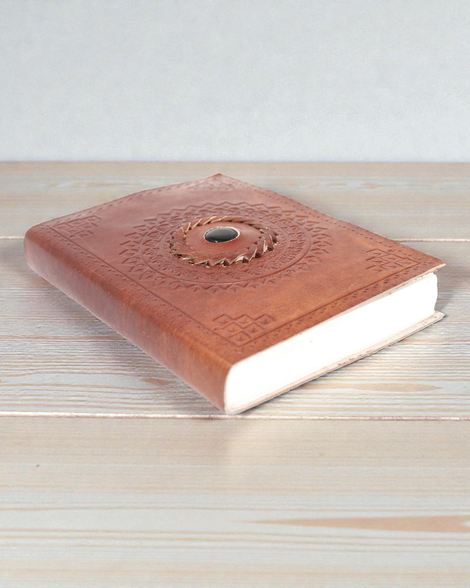 Umbra Mandala – Skórzany Notatnik z Czarnym Onyksem