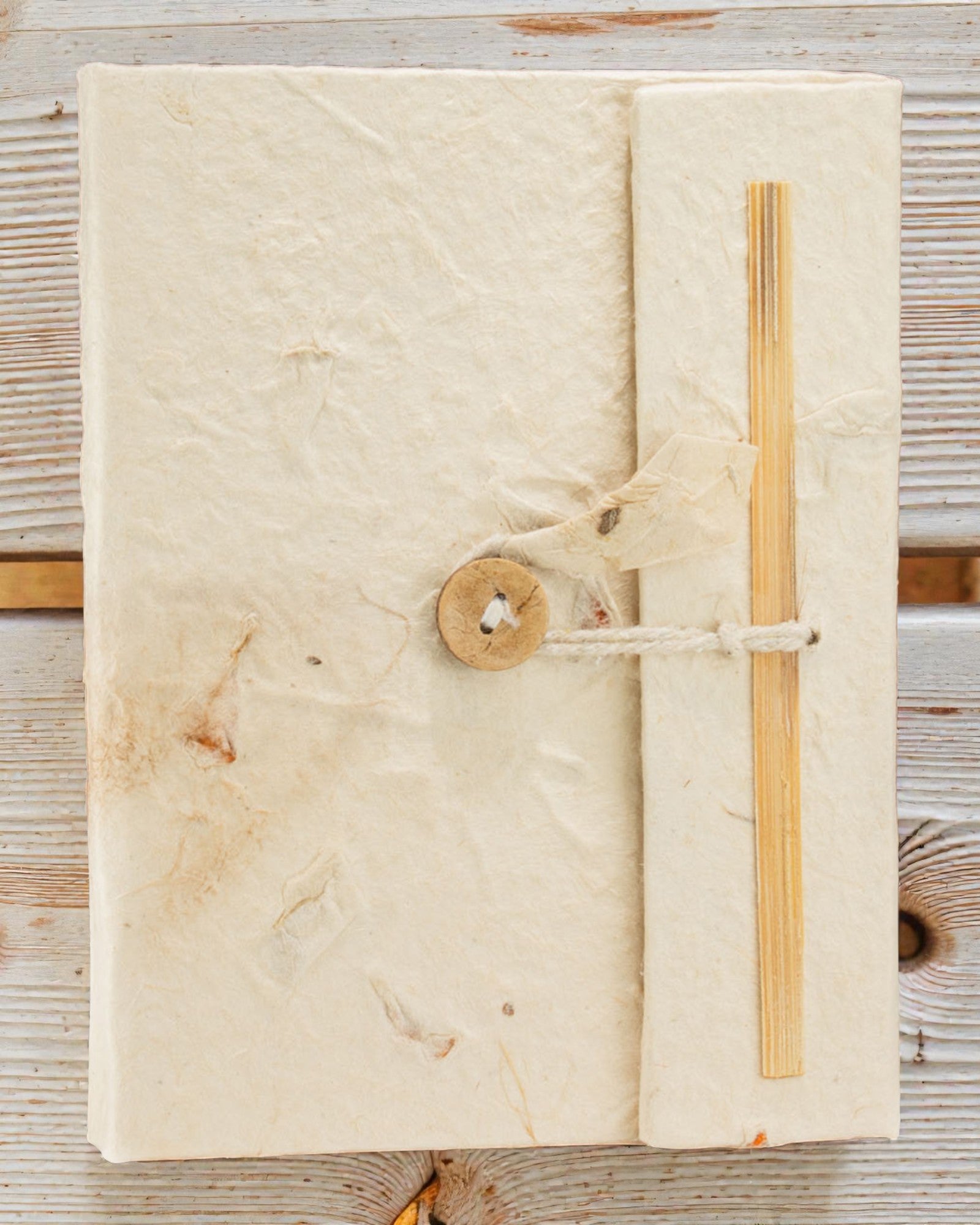 Μεσαίο Σημειωματάριο Lokta Βοτανική Αφή – Αποξηραμένα Άνθη (45 φύλλα, 15 x 12 cm)