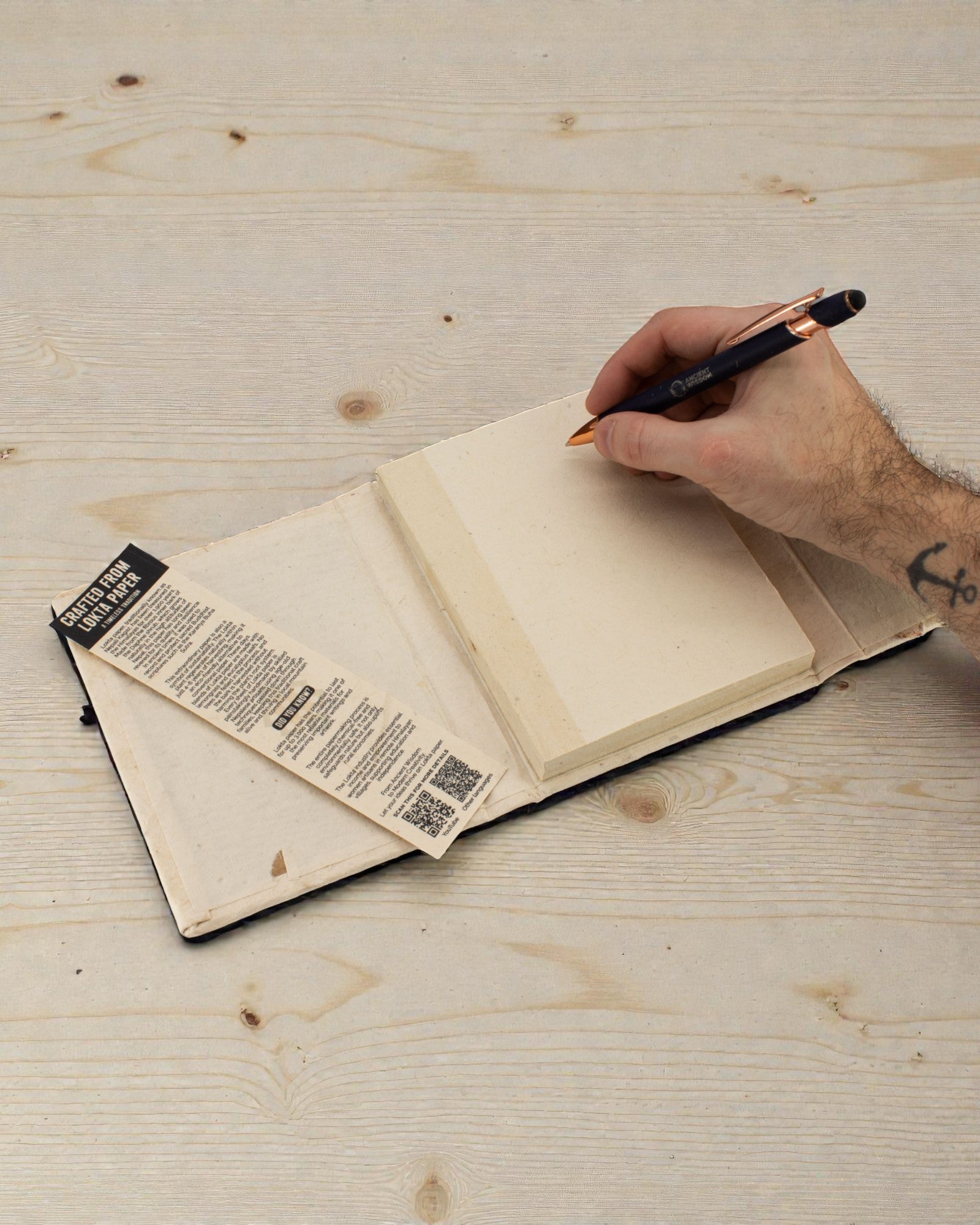 Μεσαίο Σημειωματάριο Lokta Βοτανική Αφή – Αποξηραμένα Άνθη (45 φύλλα, 15 x 12 cm)