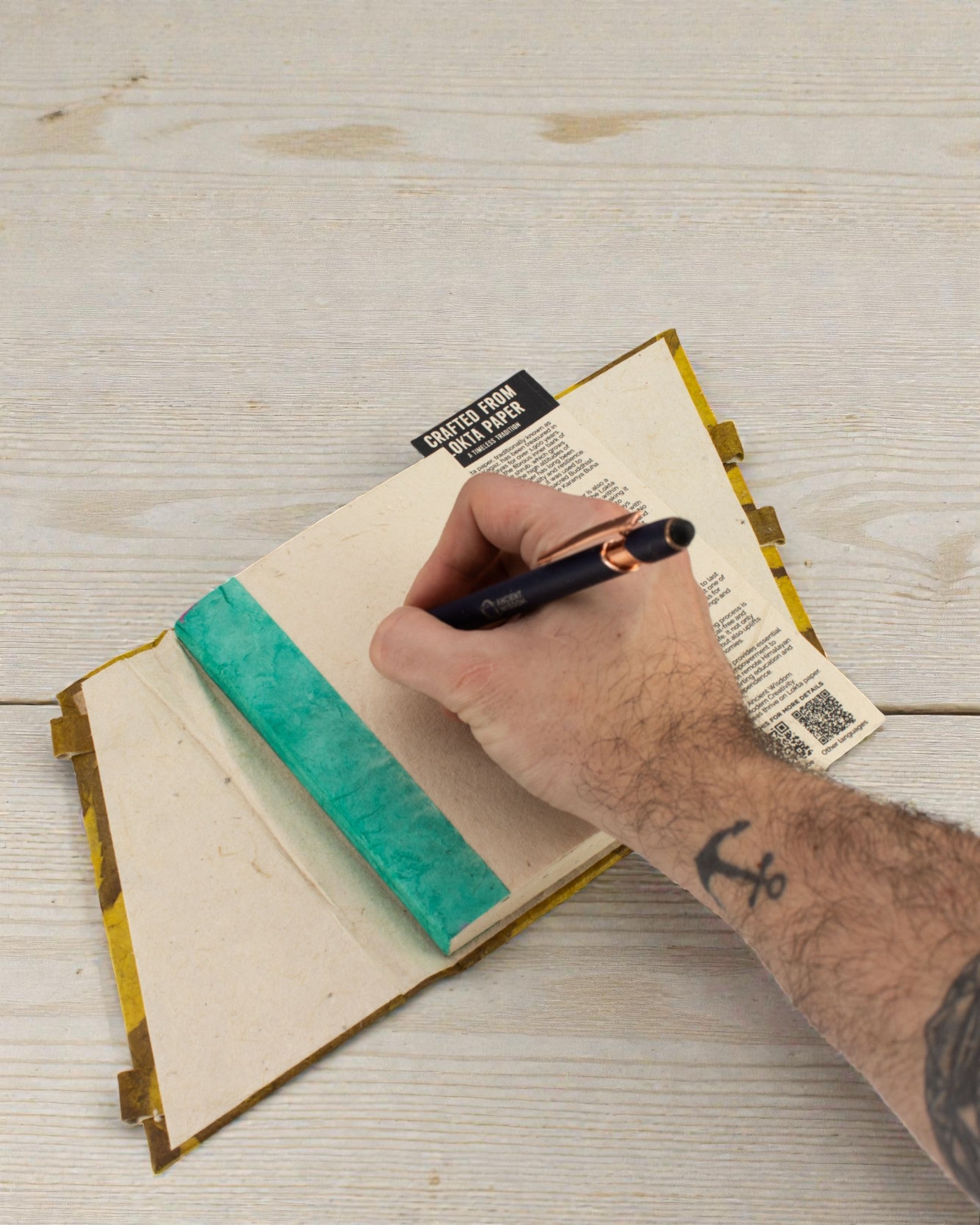 Średni Notatnik Lokta Odważne Kwiaty – Musztardowy (45 kartek, 15 x 12 cm)