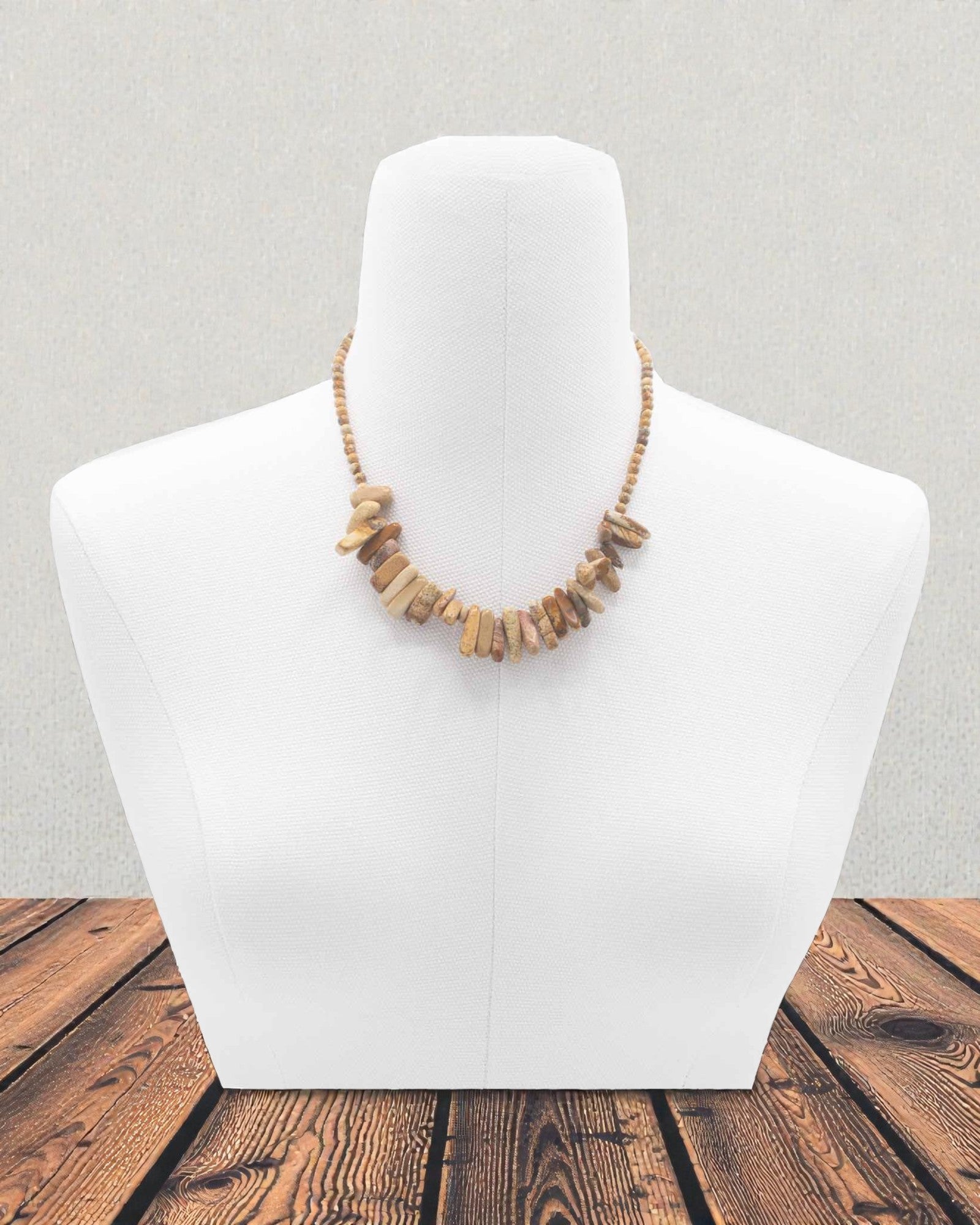 Ziemska Opowieść – Naszyjnik z Długich Kamieni z Jaspisu Obrazkowego