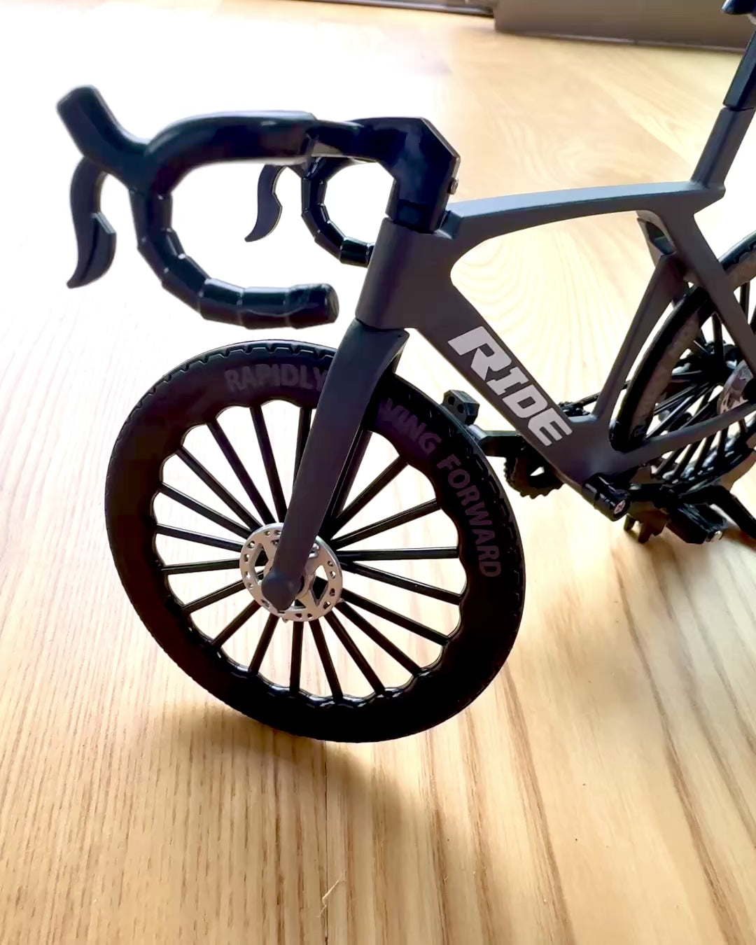 Mini Rower „Speedster” – συλλεκτικό μοντέλο με επιλογή χάραξης, 2 επιλογές διαθέσιμες