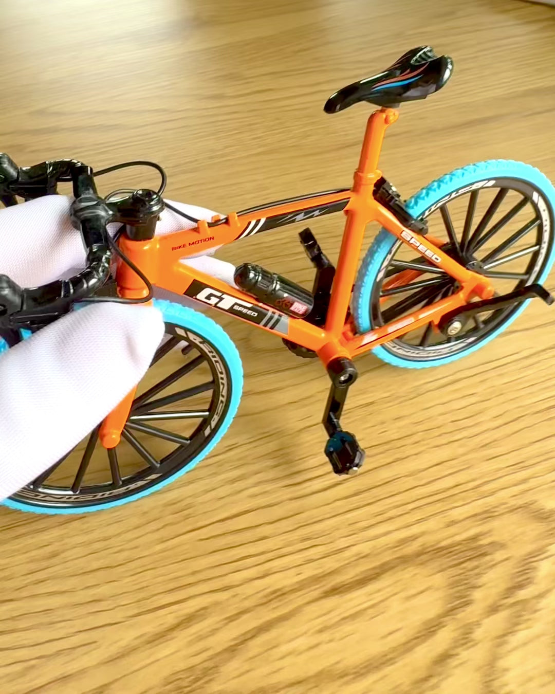 Miniaturowy Model metalowy Rower Kolekcjonerski "Speed Rider 1.2" – personalizacja grawerem na prezent, 2 warianty kolorystyczne