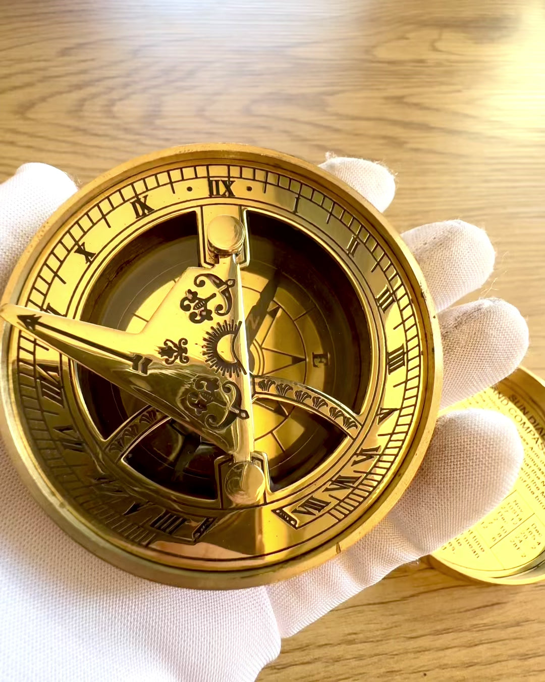 Ηλιακή Πυξίδα Voyager 7cm – ορειχάλκινο ηλιακό ρολόι με πυξίδα, εξατομίκευση με χάραξη για δώρο