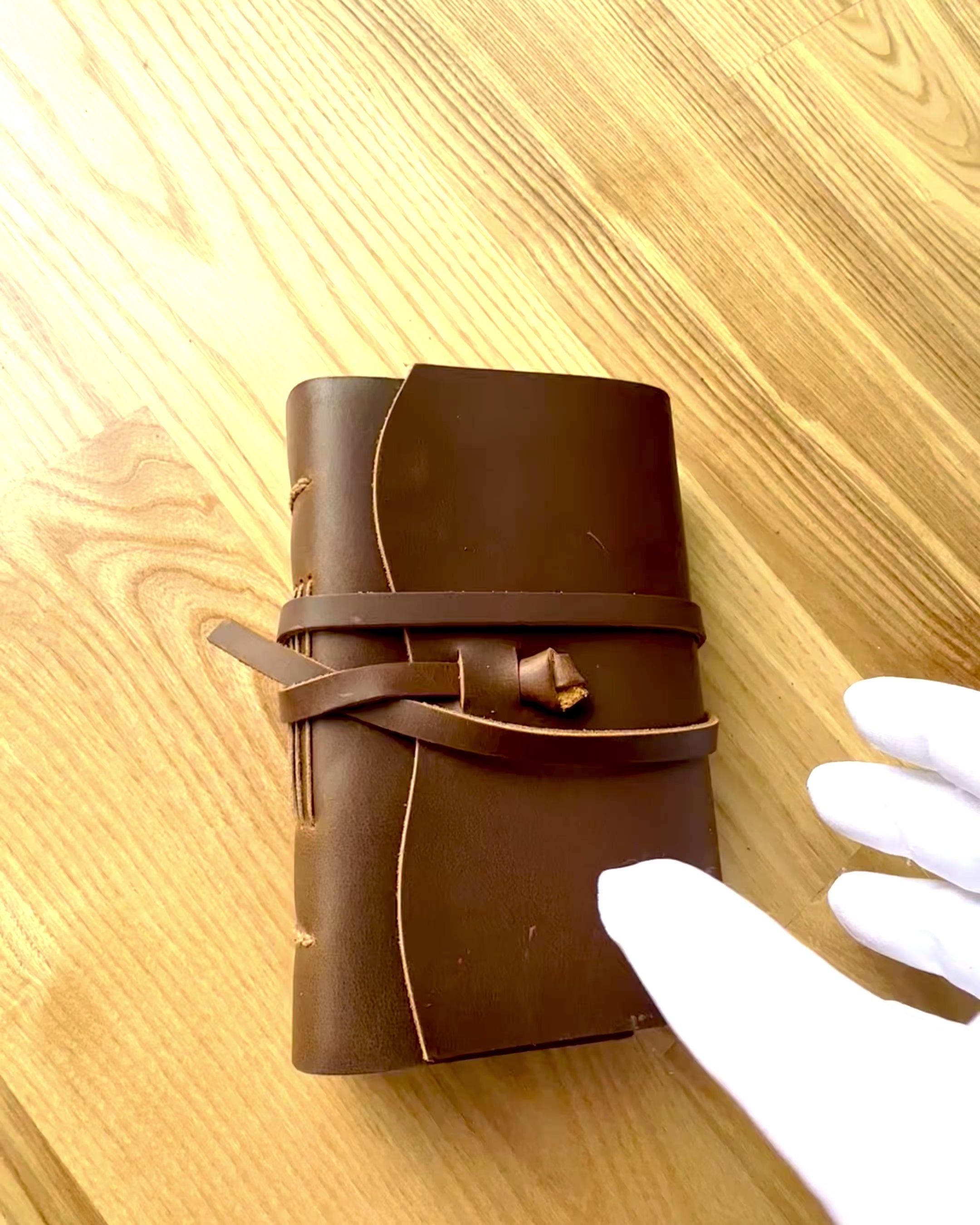 Σημειωματάριο Premium "RetroNotes" – Κομψό σημειωματάριο από Αληθινό Δέρμα - 200 σελίδες, 120g, σημειωματάριο, σκίτσο, καφέ χρώμα, εξατομίκευση με χάραξη