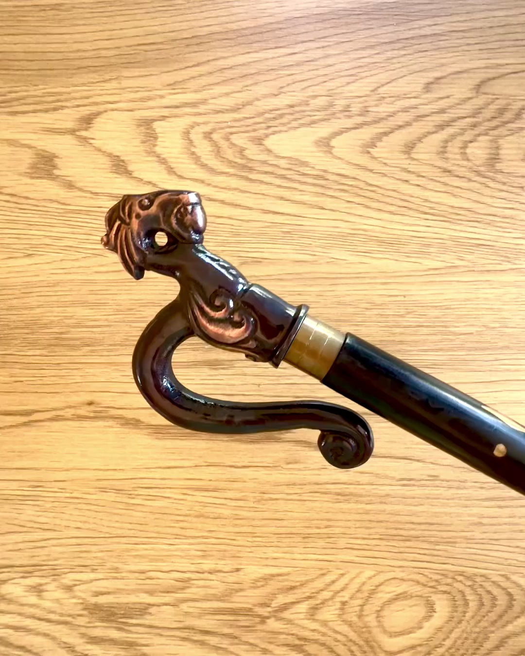 Laska spacerowa Smoczy Strażnik – możliwość personalizacji grawerem na prezent