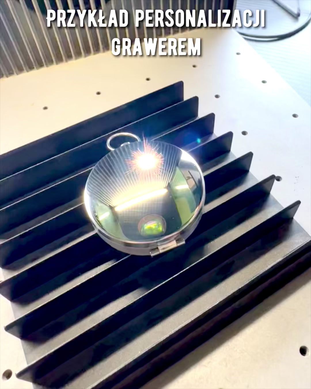 Αδιάβροχη Ορειχάλκινη Πυξίδα με Φωτεινό Εφέ - Απαραίτητο για Πεζοπορία και Κατασκήνωση, εξατομίκευση με χάραξη