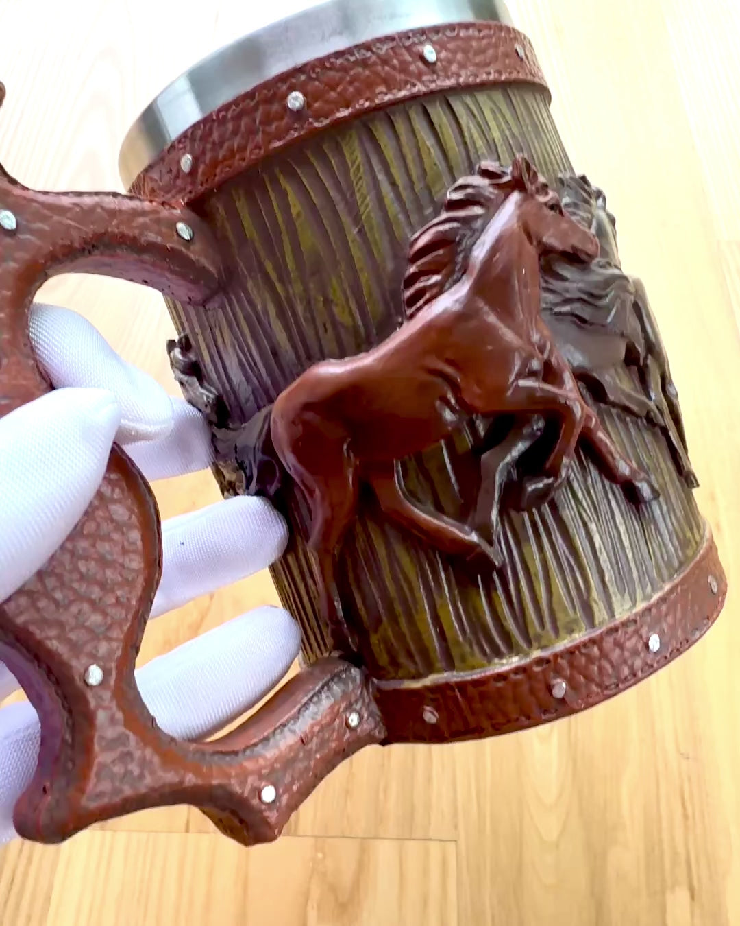 Kubek z Motywem Koni, 330 ml, możliwość personalizacji grawerem na prezent