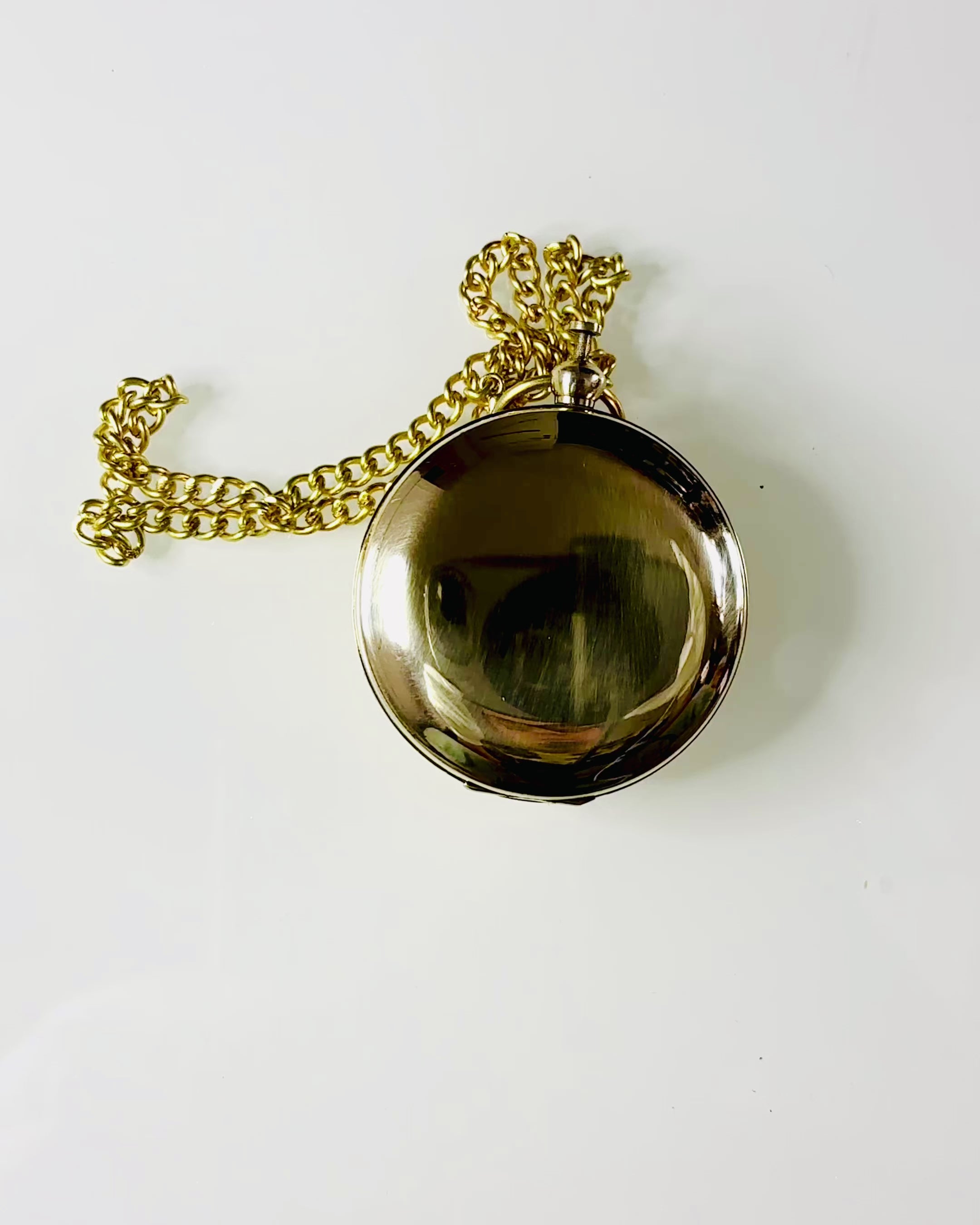 Χρυσού χρώματος Κομπάς Περιπέτεια – Κομψός Πλοηγός Ανακαλύψεων