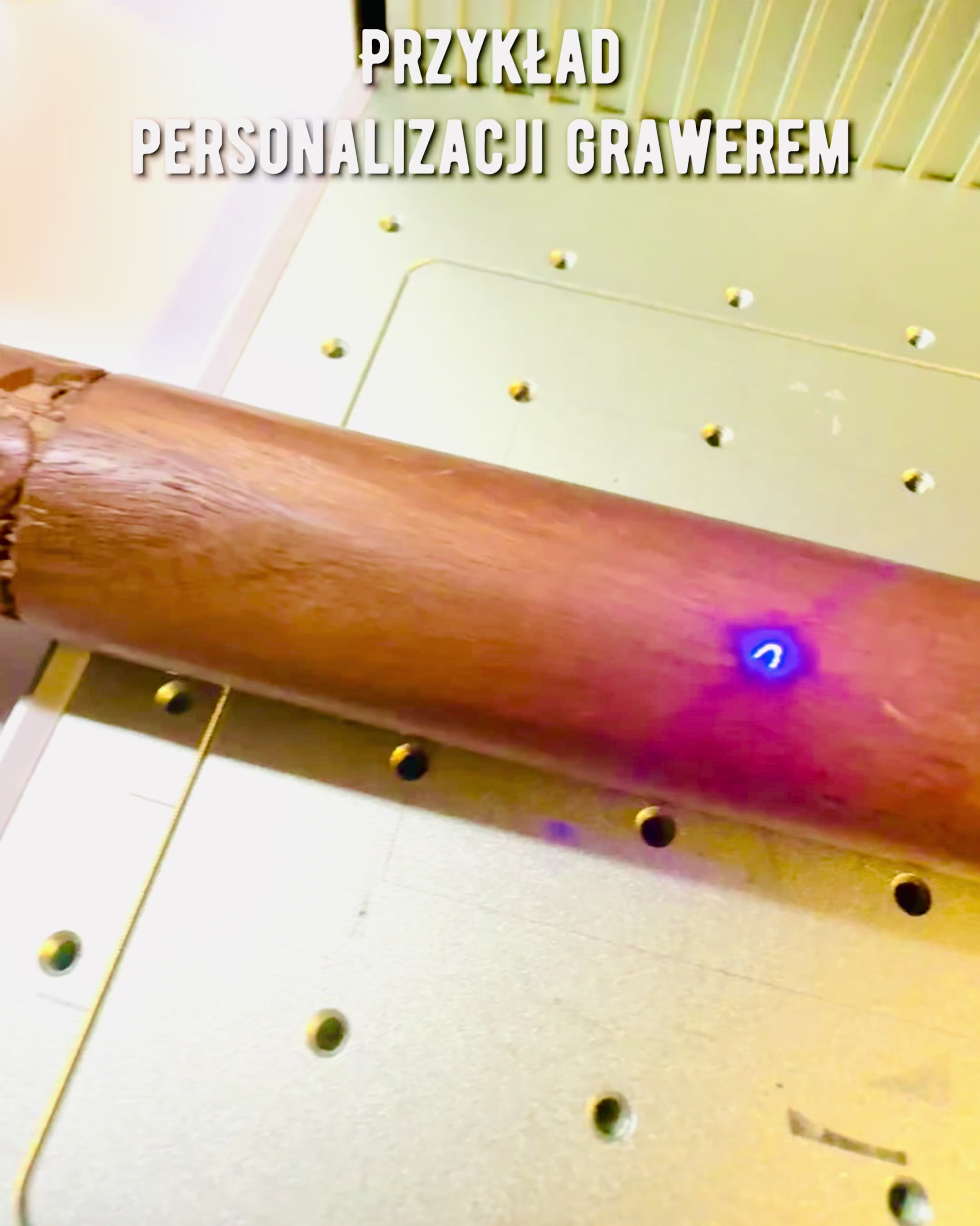 Μπαστούνι Περίπατου 'Wolf' - Ινδικό Ξύλο Μάνγκο με Δυνατότητα Χαρακτικής, καφέ με σκαλιστό σχέδιο