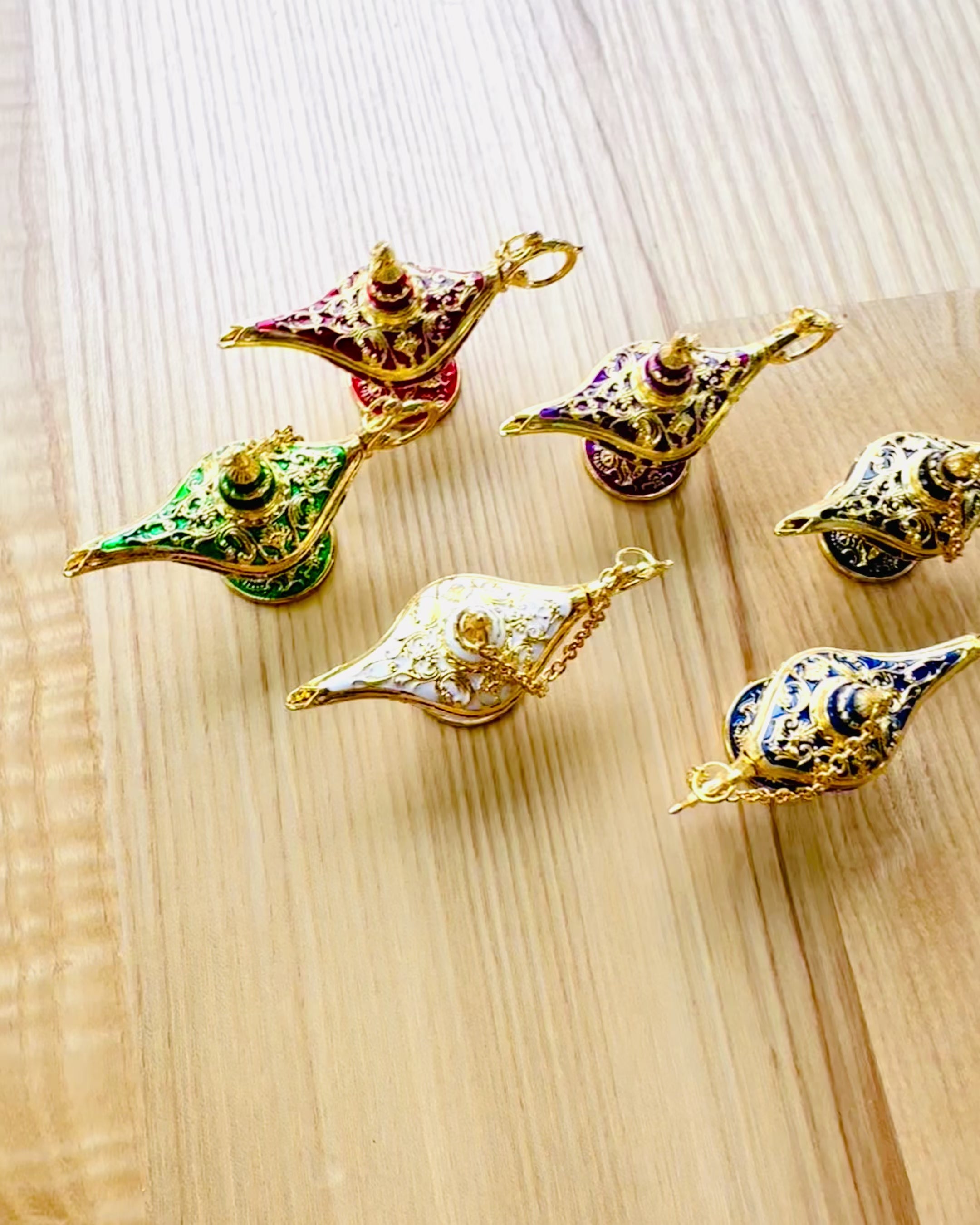 Μικρή 4 cm Μαγική Λάμπα του Αλαντίν, μπρελόκ, 6 χρωματικές παραλλαγές - Μαγεμένες Αναμνήσεις, εξατομίκευση με χάραξη