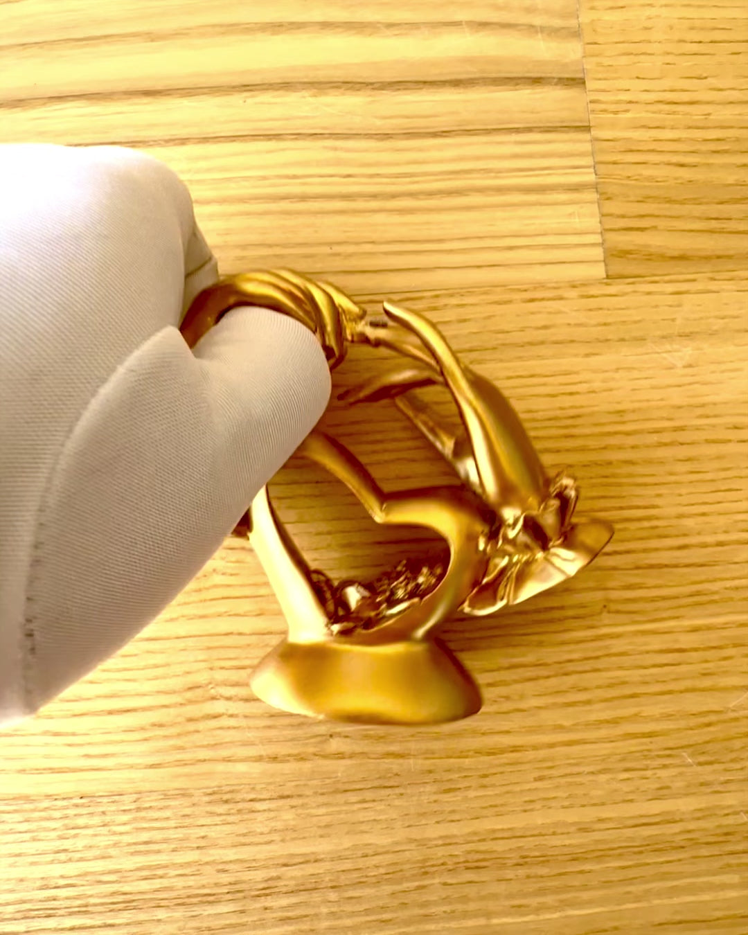 Figurka "Dotyk Miłości" 10 cm wysokości, z Opcją Grawerowania na prezent