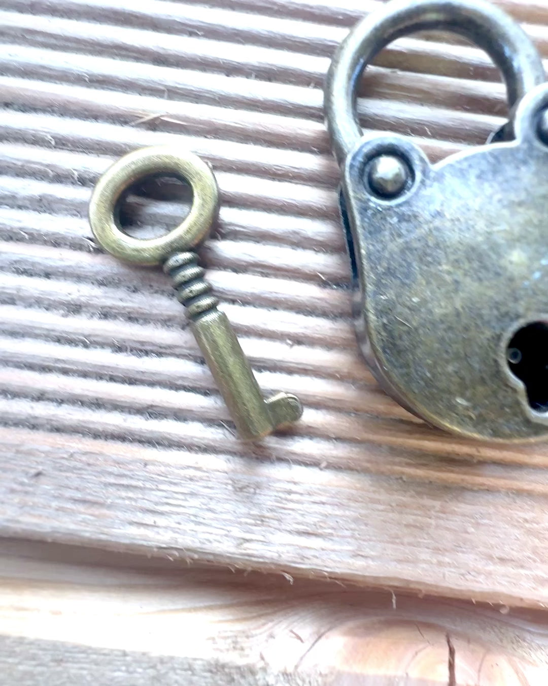 Μικροσκοπικά Λουκέτα Αγάπης - Σετ 2 Χαραγμένων Ρετρό Λουκέτων, εξατομίκευση για δώρο