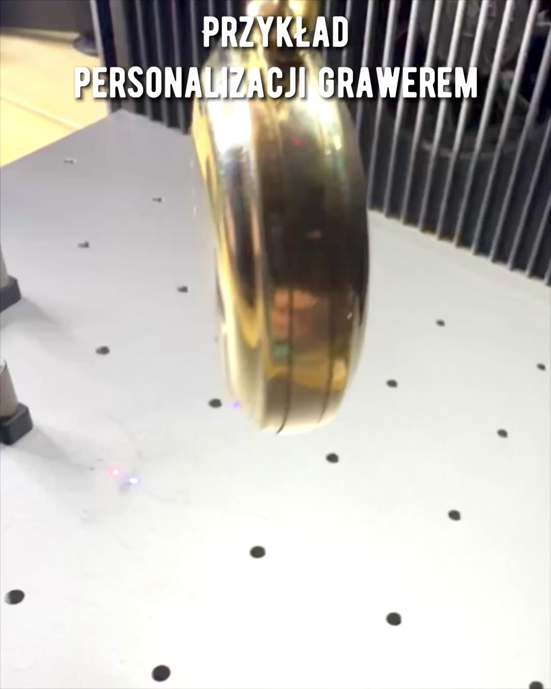 Χρυσού χρώματος Κομπάς Περιπέτεια – Κομψός Πλοηγός Ανακαλύψεων