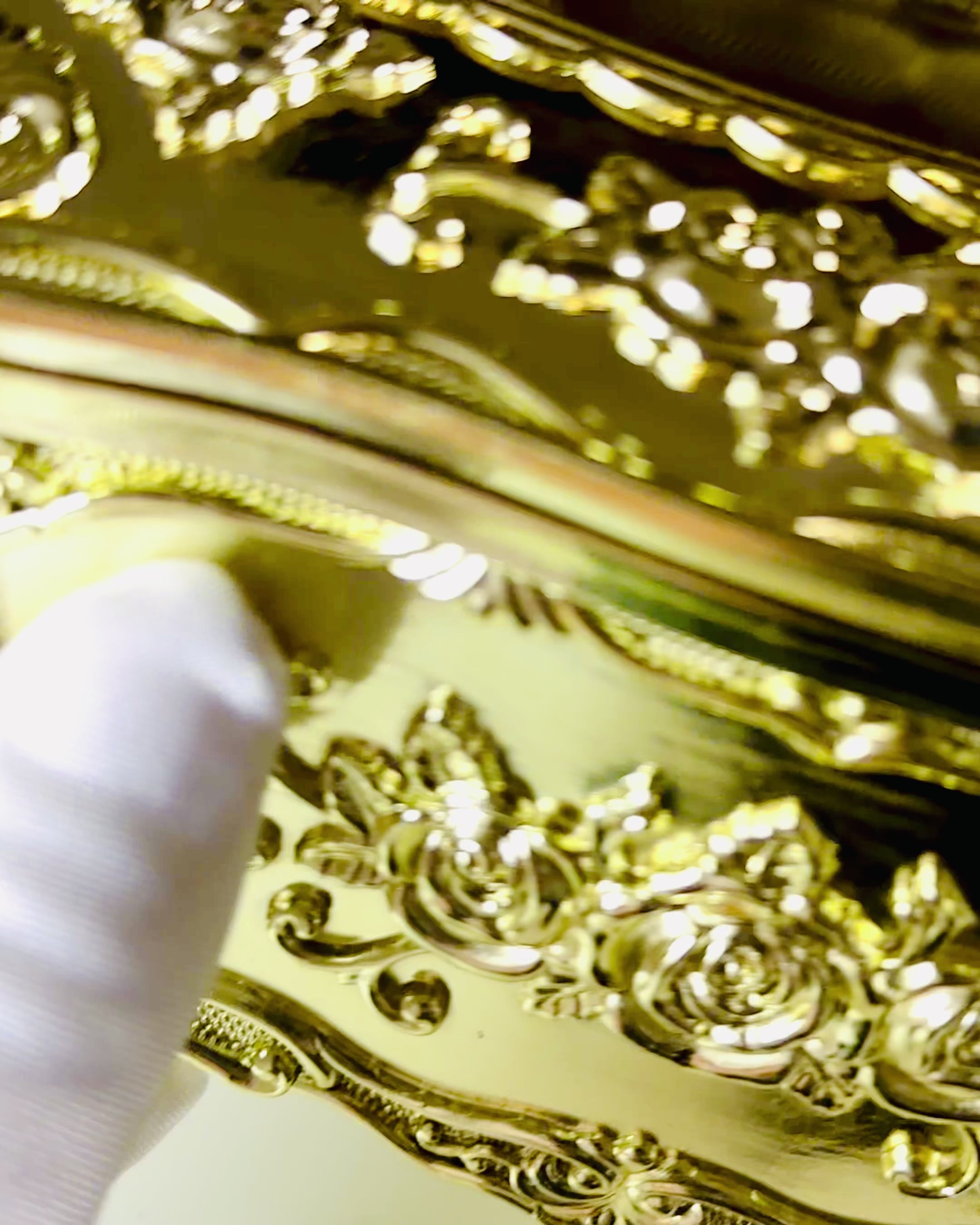 Κομψό Κουτί για Χαρτομάντηλα με Ανάγλυφα Λουλούδια - Δοχείο για Χαρτοπετσέτες