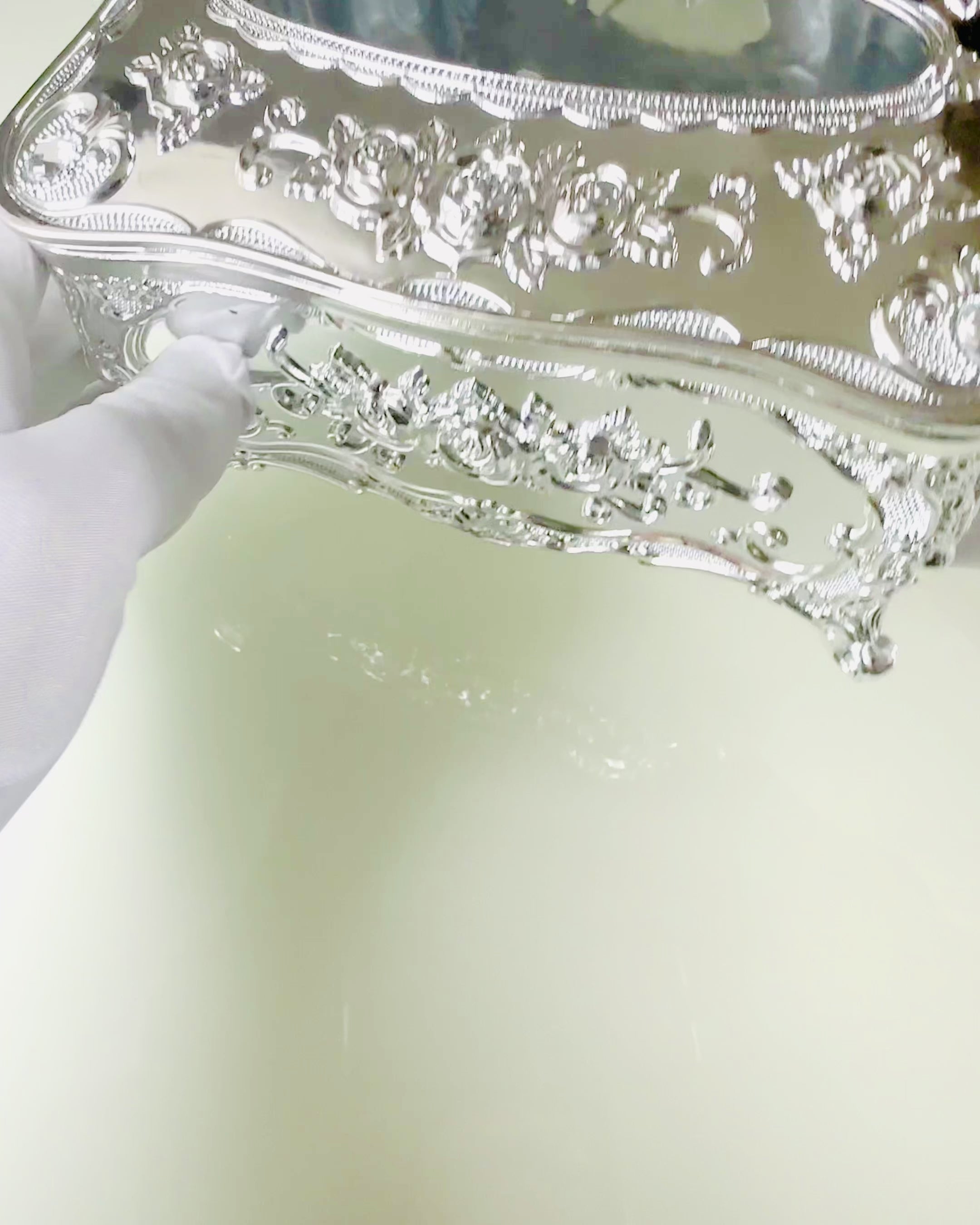 Κομψό Κουτί για Χαρτομάντηλα με Ανάγλυφα Λουλούδια - Δοχείο για Χαρτοπετσέτες