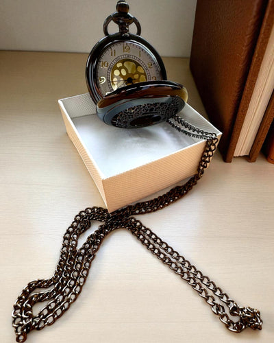 Czarny Zegarek Kieszonkowy „Midnight Elegance”, personalizacja na prezent grawerem