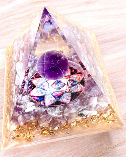 Πυραμίδα Ενεργειακή "Amethyst Star" οργονίτης με κρυστάλλους αμέθυστου