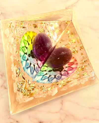 Οργονική Ενεργειακή Πυραμίδα "Αρμονία του Φωτός" - Κρυστάλλινη, για δώρο