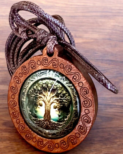 Amulet Życia "Drzewo Przodków" - Ręcznie Wykonany Naszyjnik z Drewna i Szkła, możliwość personalizacji grawerem na prezent
