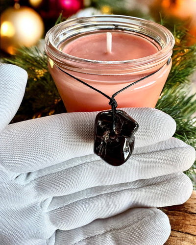 Εντατικό κερί σόγιας 250 ml με φυσική πέτρα – επιλέξτε την ενέργειά σας: Κιτρίνη ή Γρανάτης, εξατομίκευση με χάραξη για δώρο