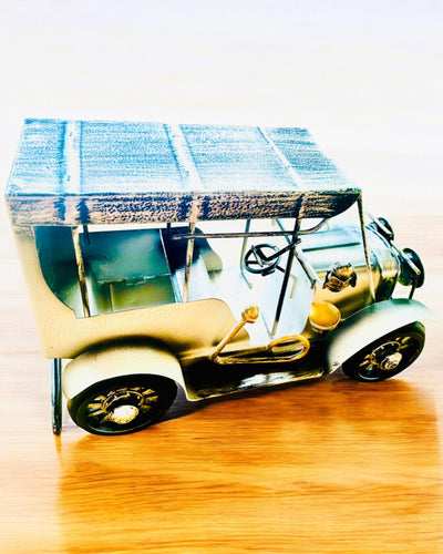 Klasyczny model samochodu Retro - trzy warianty z opcją grawerowania na prezent