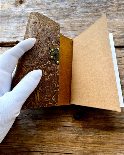 Πολυτελές Ρετρό Σημειωματάριο με Δερμάτινο Εξώφυλλο - "Vintage Elegance", 480 σελίδες, δυνατότητα εξατομίκευσης με χάραξη